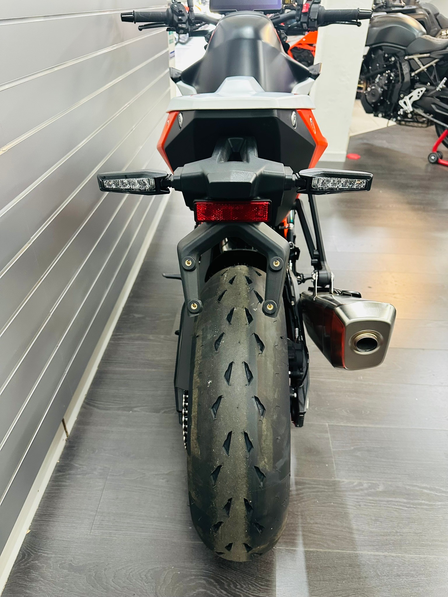 KTM 990 Duke R-image-7