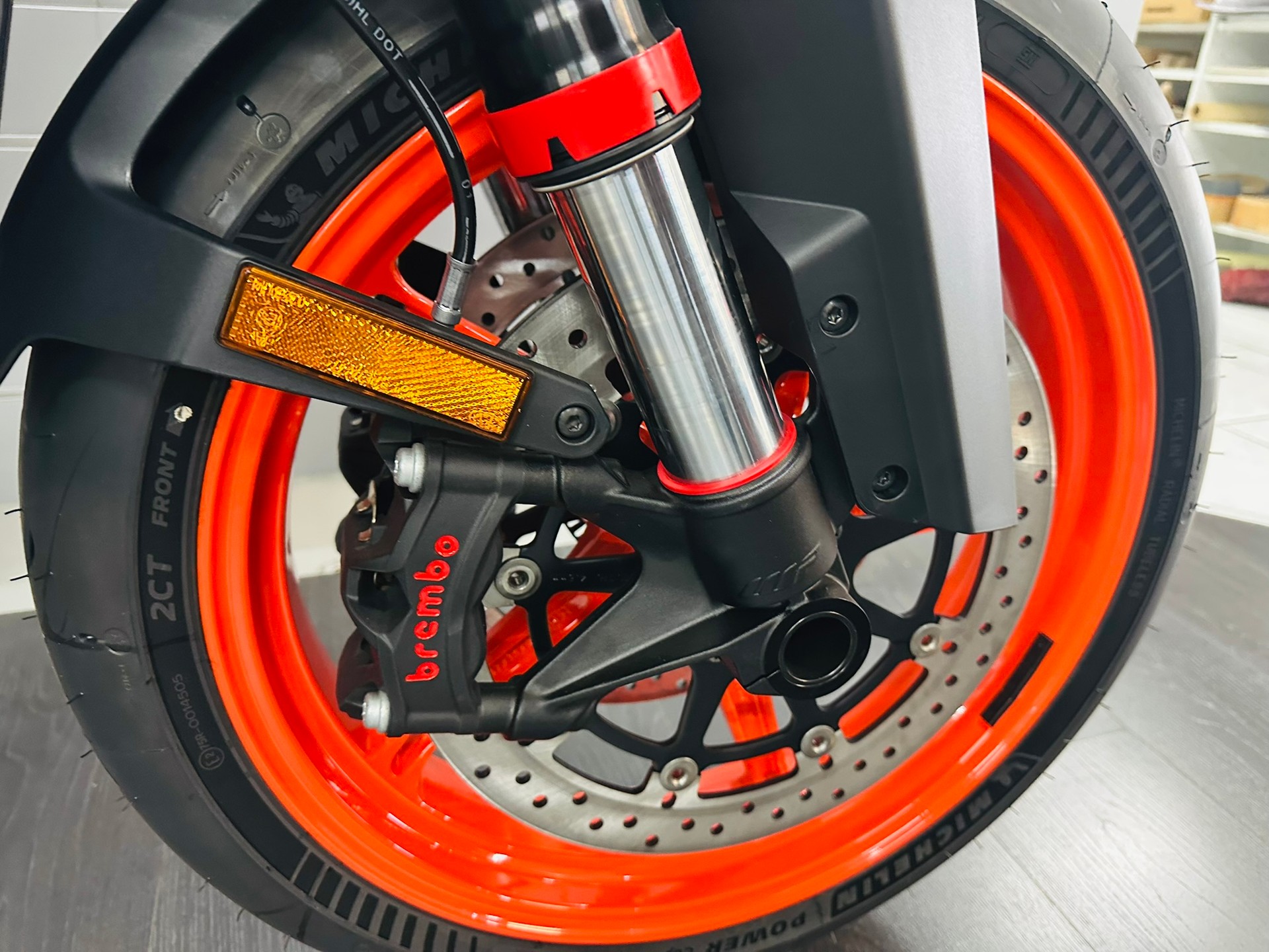 KTM 990 Duke R-image-3