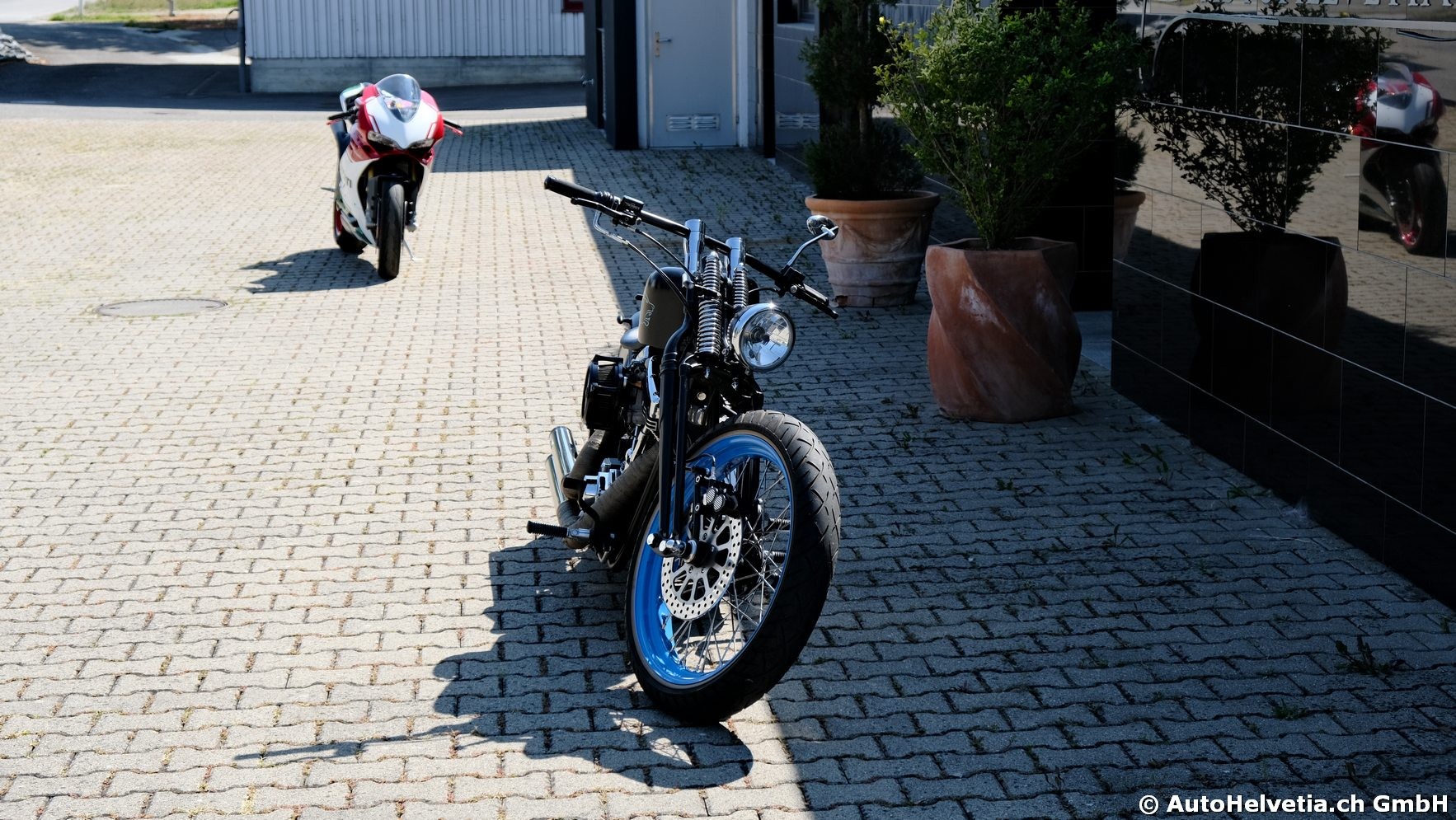 CLASSIC CYCLES Bobber 1647-image-1