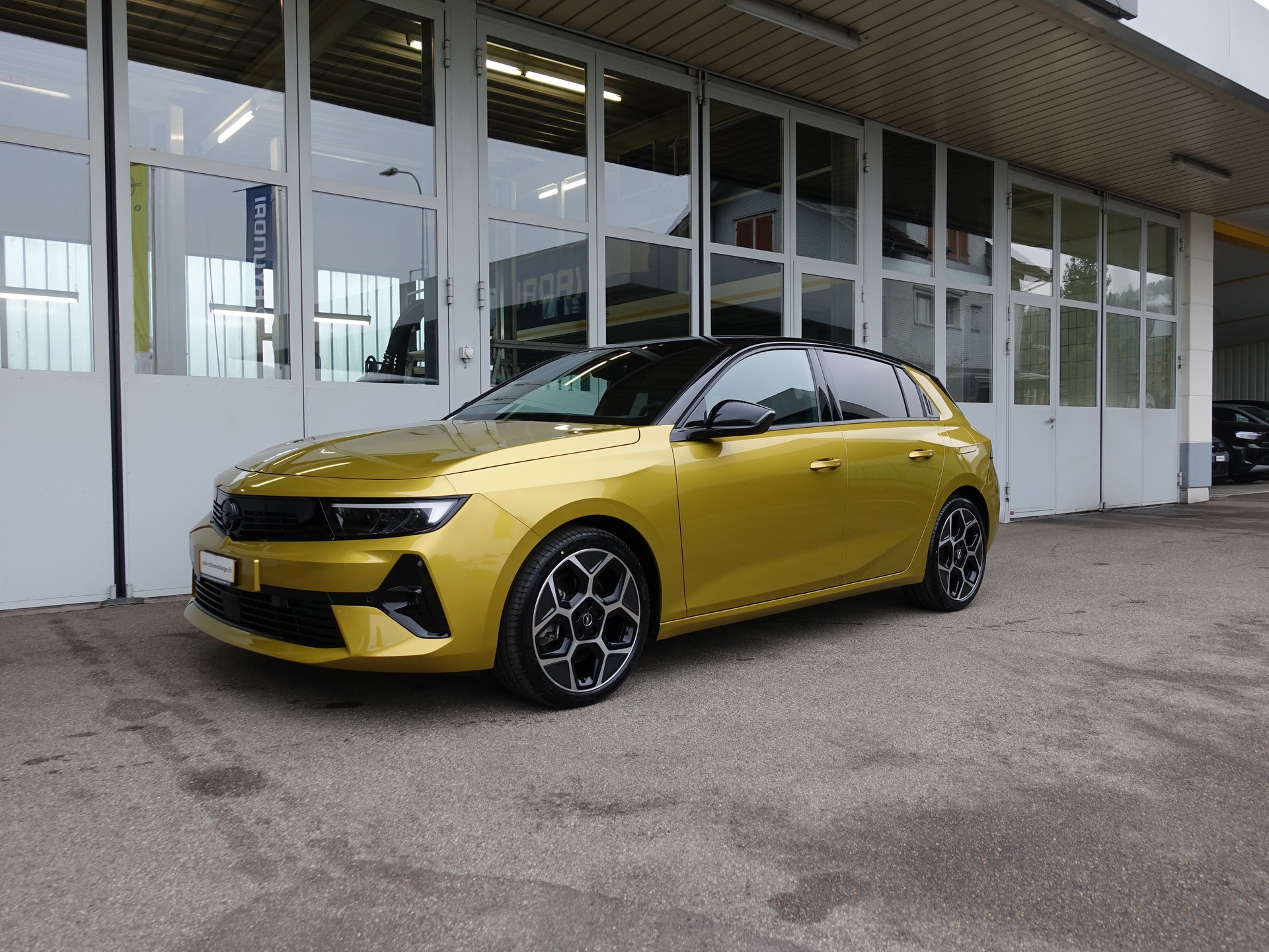 OPEL Astra 1.6 PHEV Swiss + Anhängerkupplung, Lederausstattung-image-17