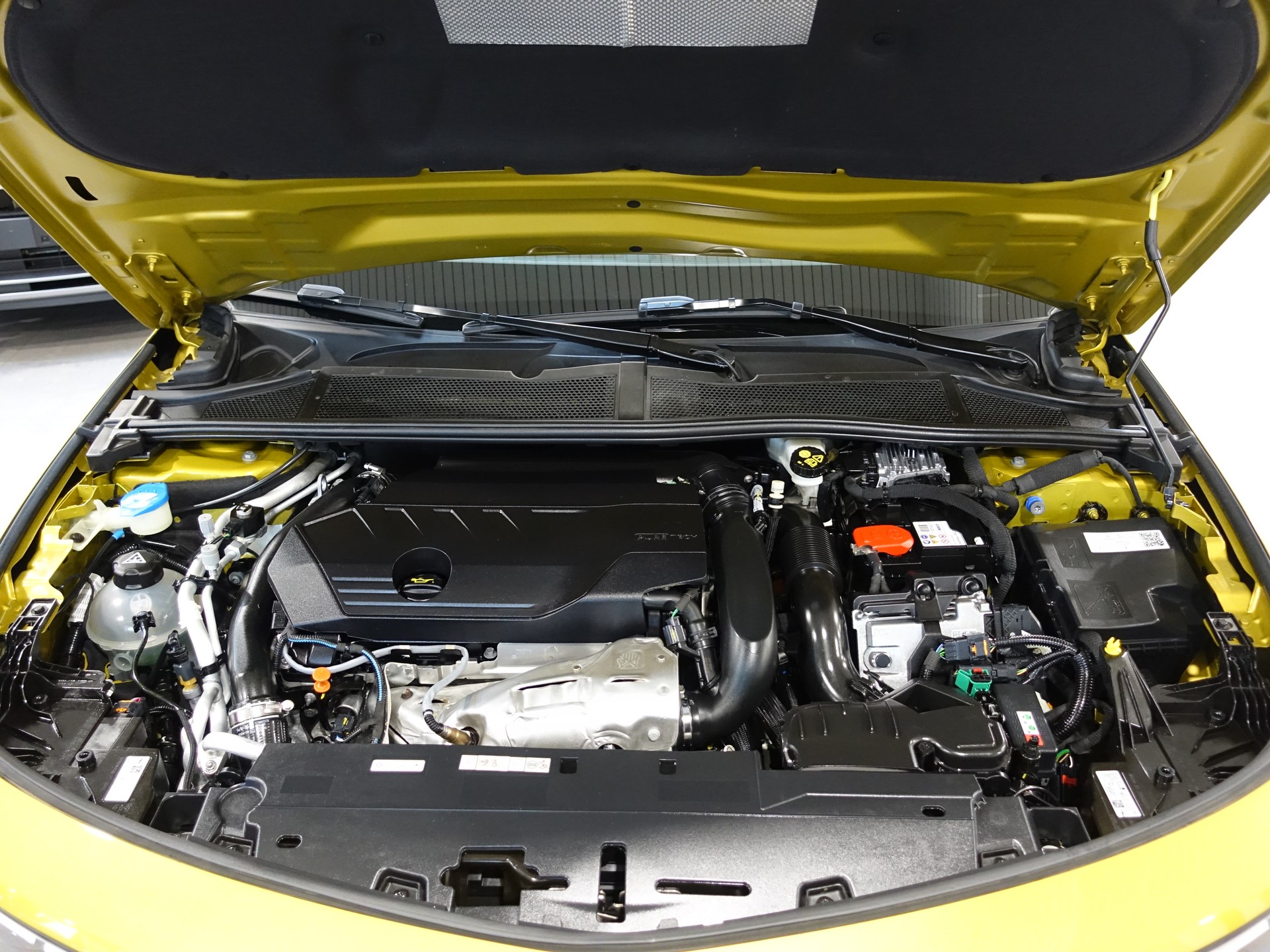 OPEL Astra 1.6 PHEV Swiss + Anhängerkupplung, Lederausstattung-image-6