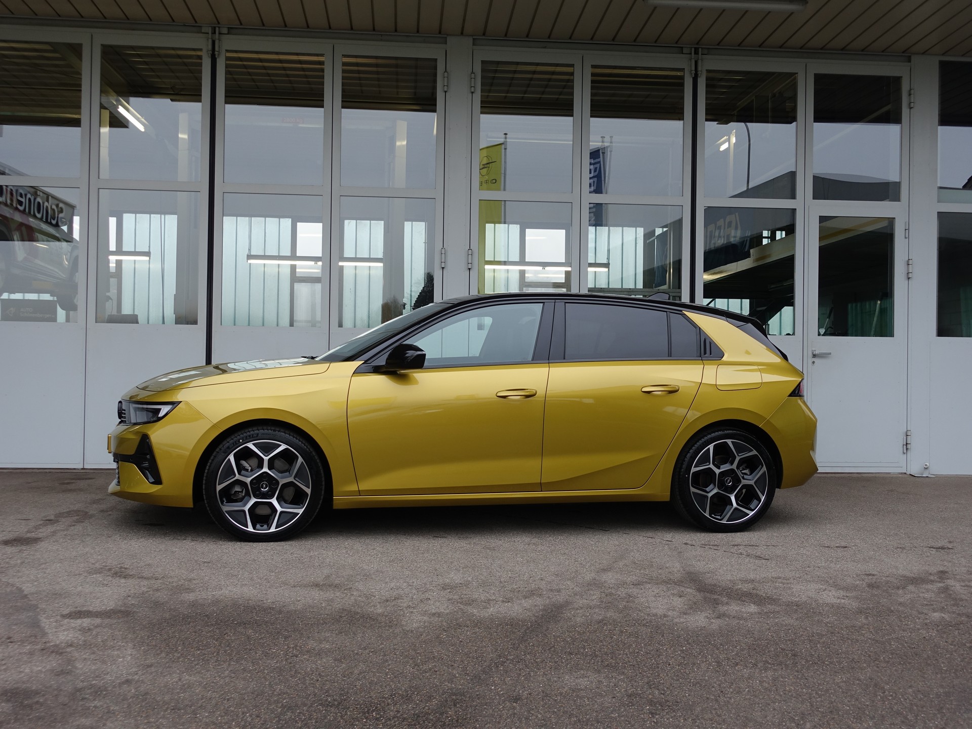 OPEL Astra 1.6 PHEV Swiss + Anhängerkupplung, Lederausstattung-image-19