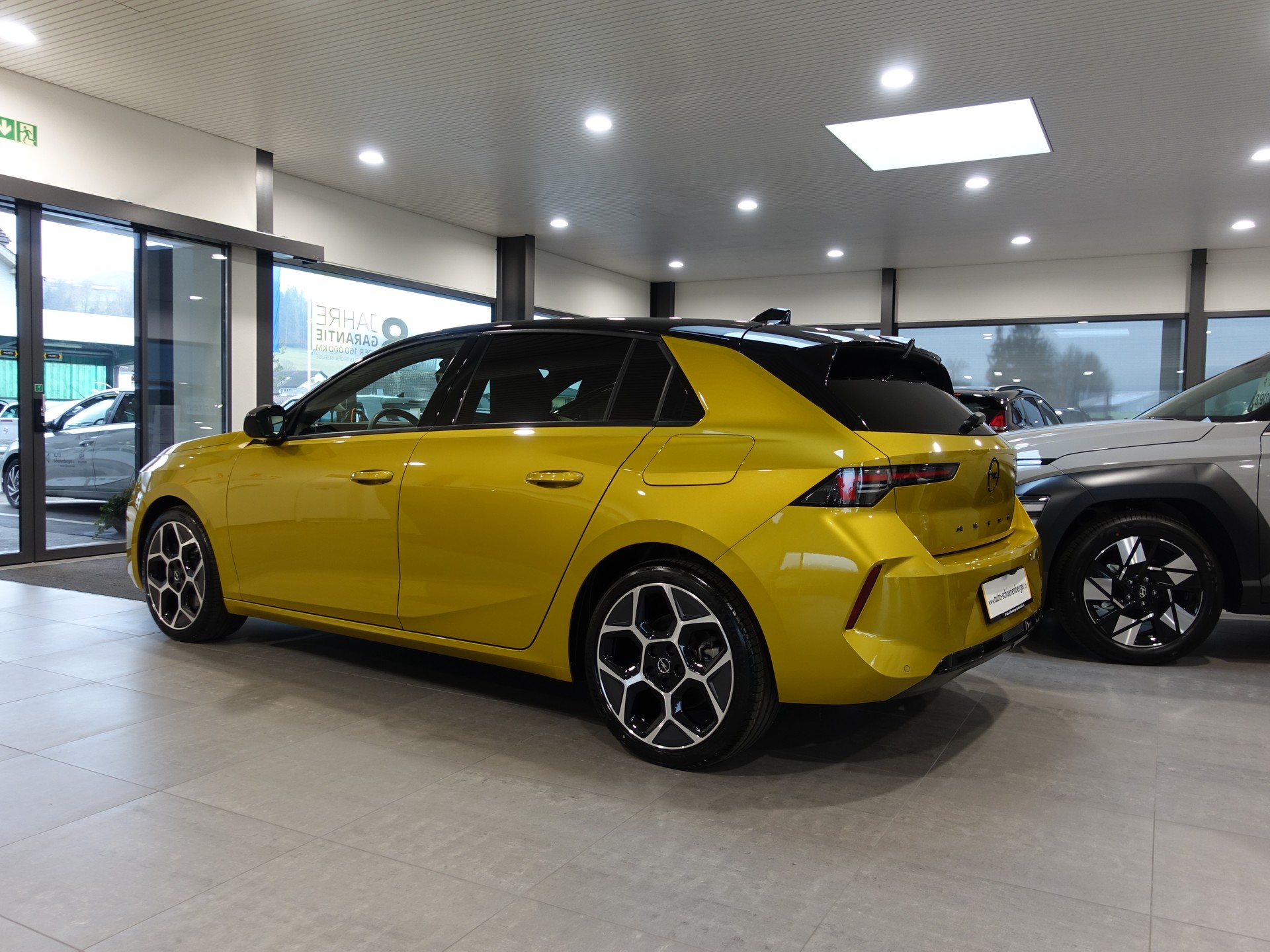 OPEL Astra 1.6 PHEV Swiss + Anhängerkupplung, Lederausstattung-showroom-element-2