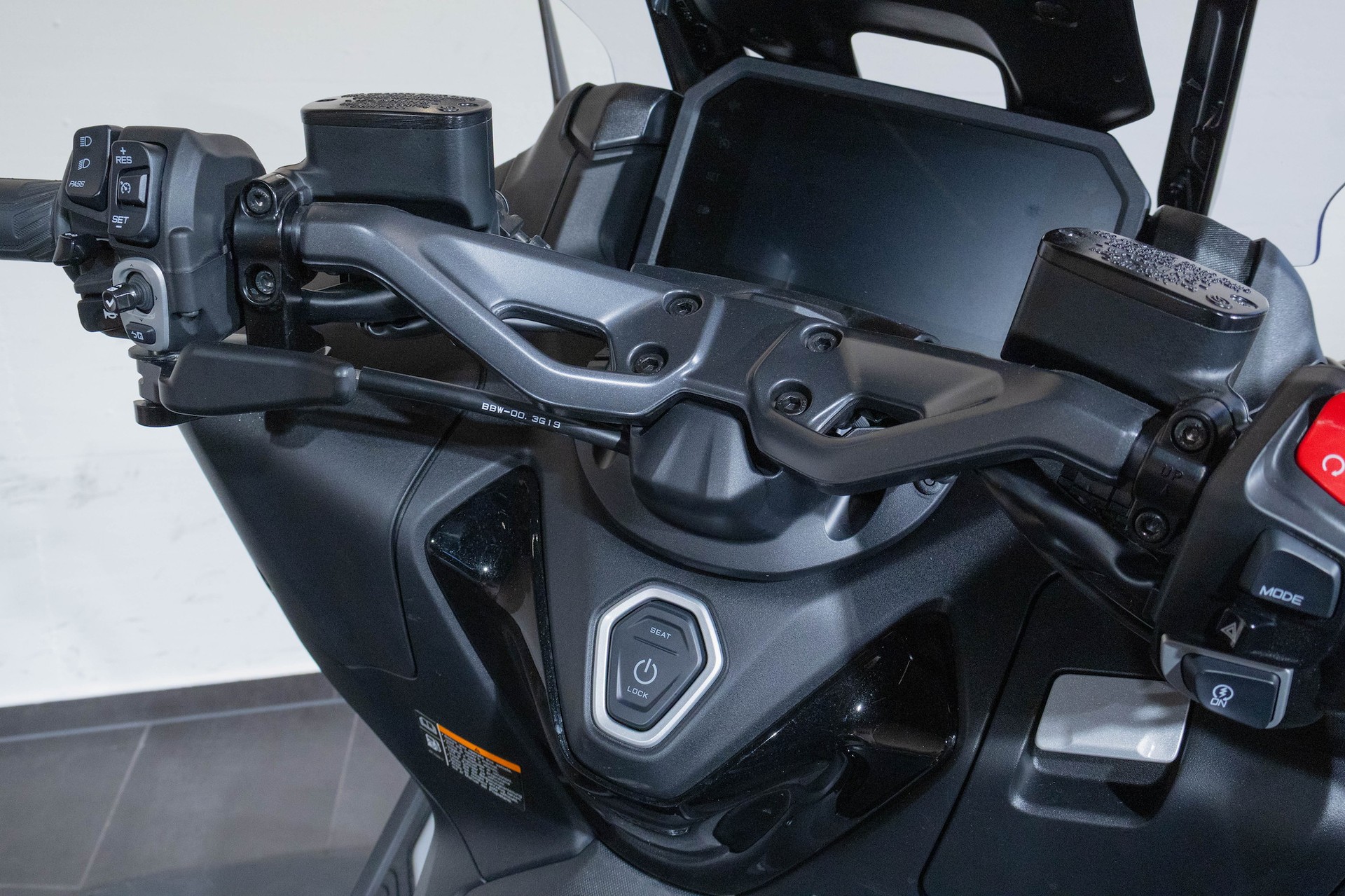 YAMAHA TMAX Tech MAX-image-7