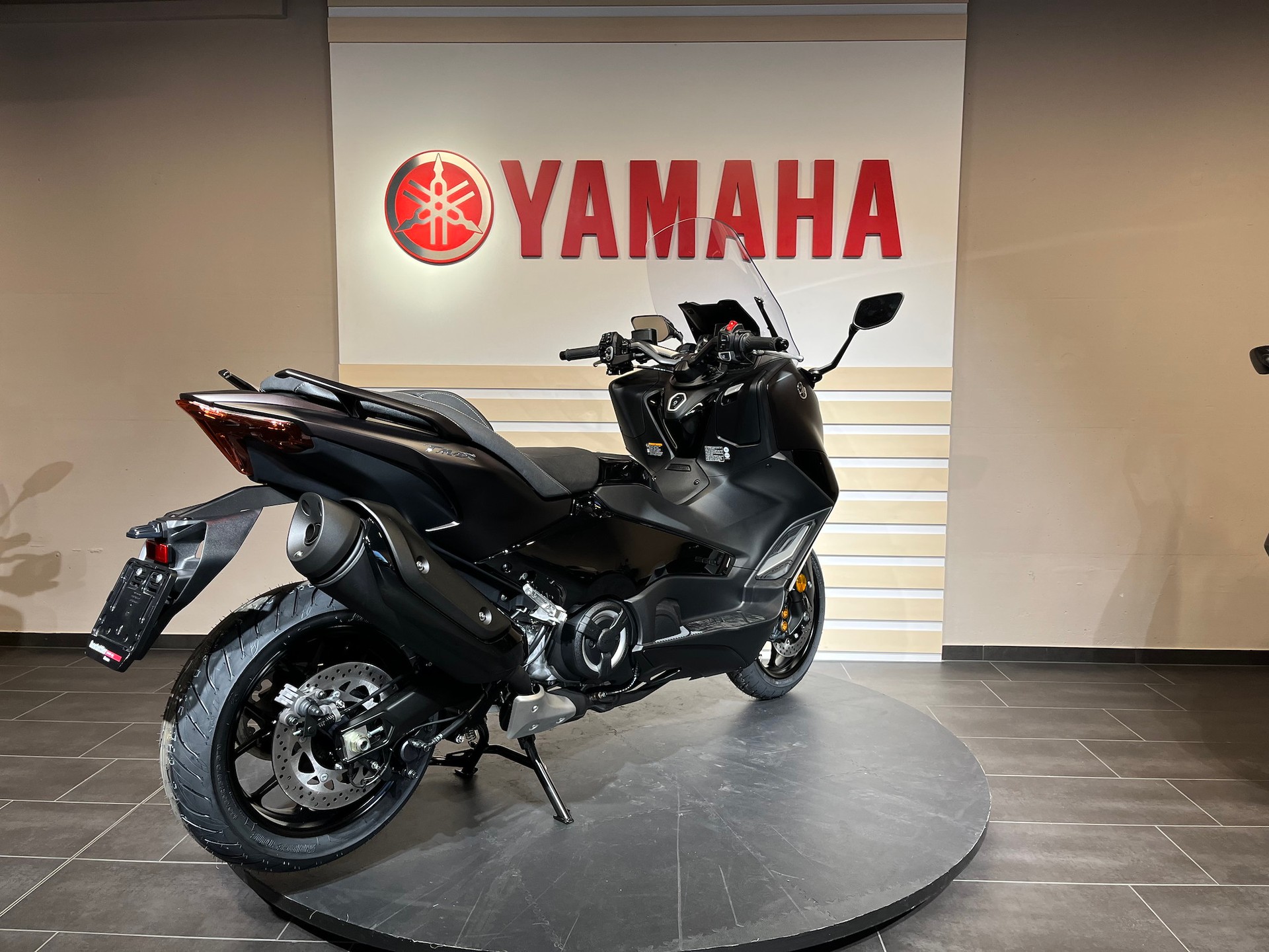 YAMAHA TMAX Tech MAX-image-3