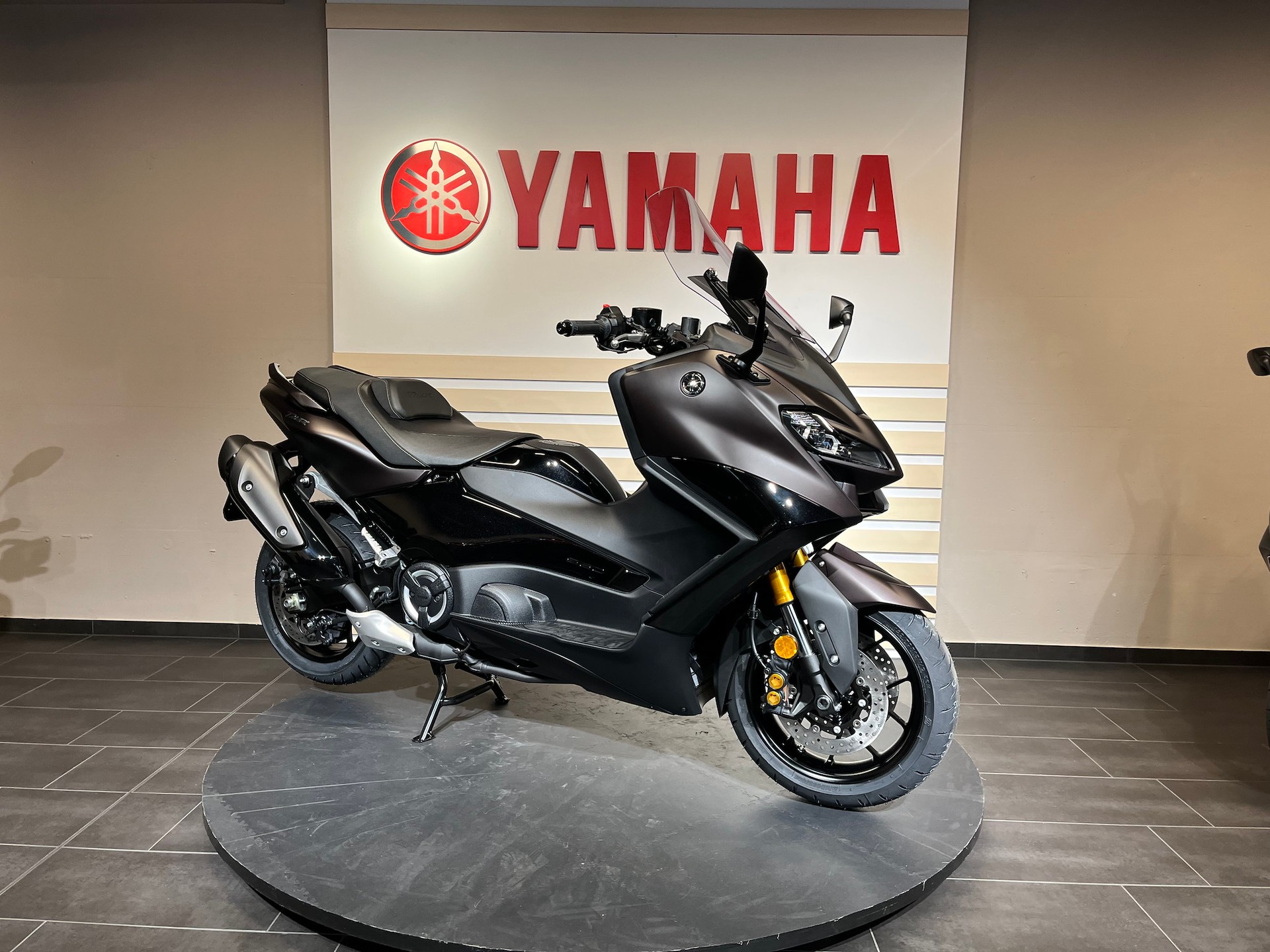YAMAHA TMAX Tech MAX-image-1