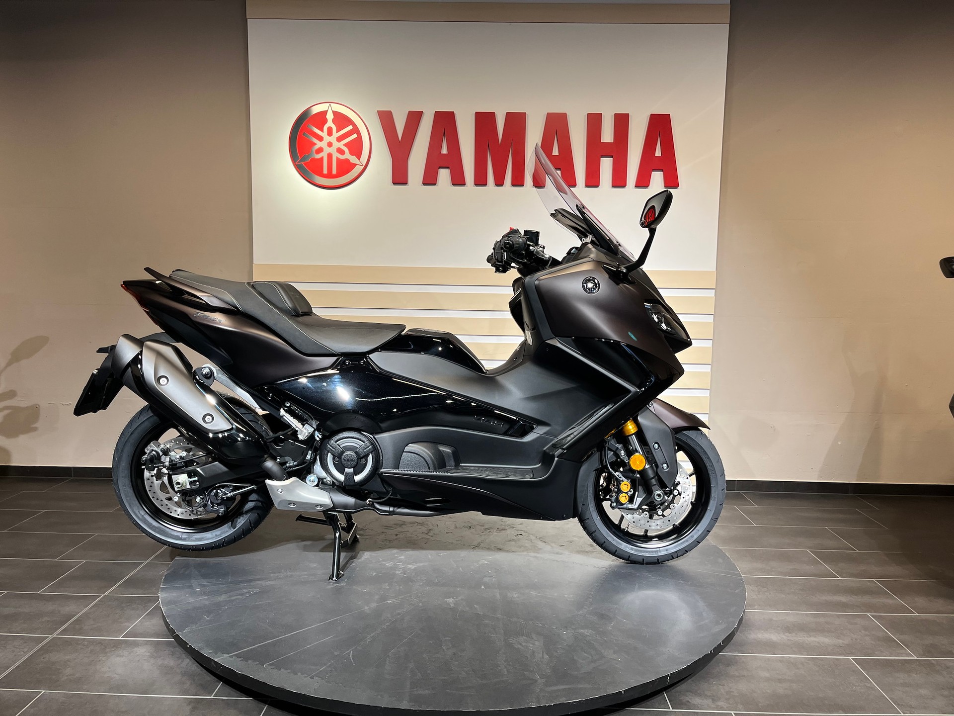 YAMAHA TMAX Tech MAX-image-2