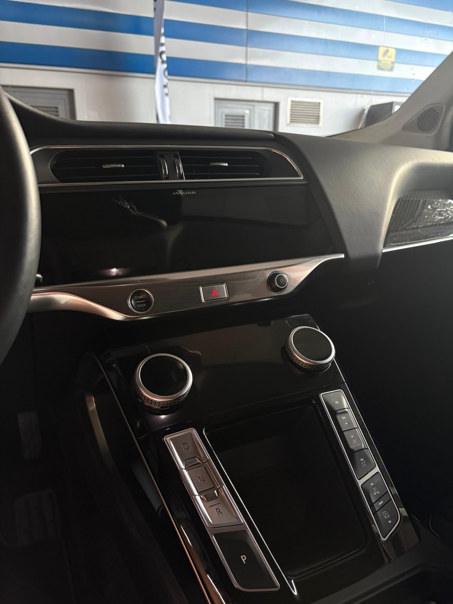JAGUAR EV400 SE AWD-image-3