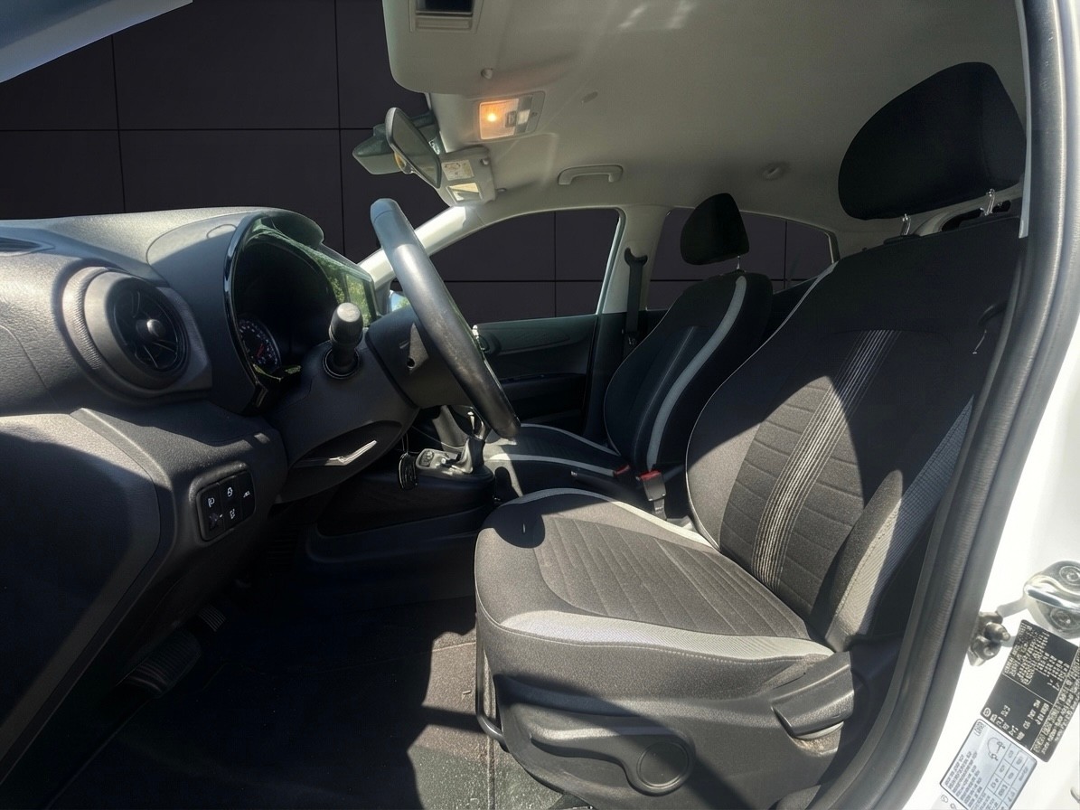 HYUNDAI i10 1.2 Vertex Automat-image-17