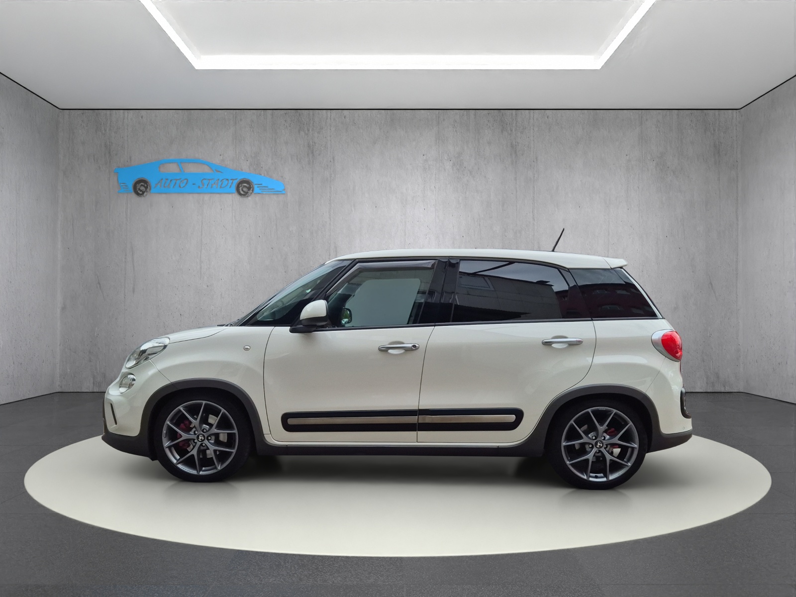 FIAT 500L 1.6 JTD Trekking-showroom-element-1