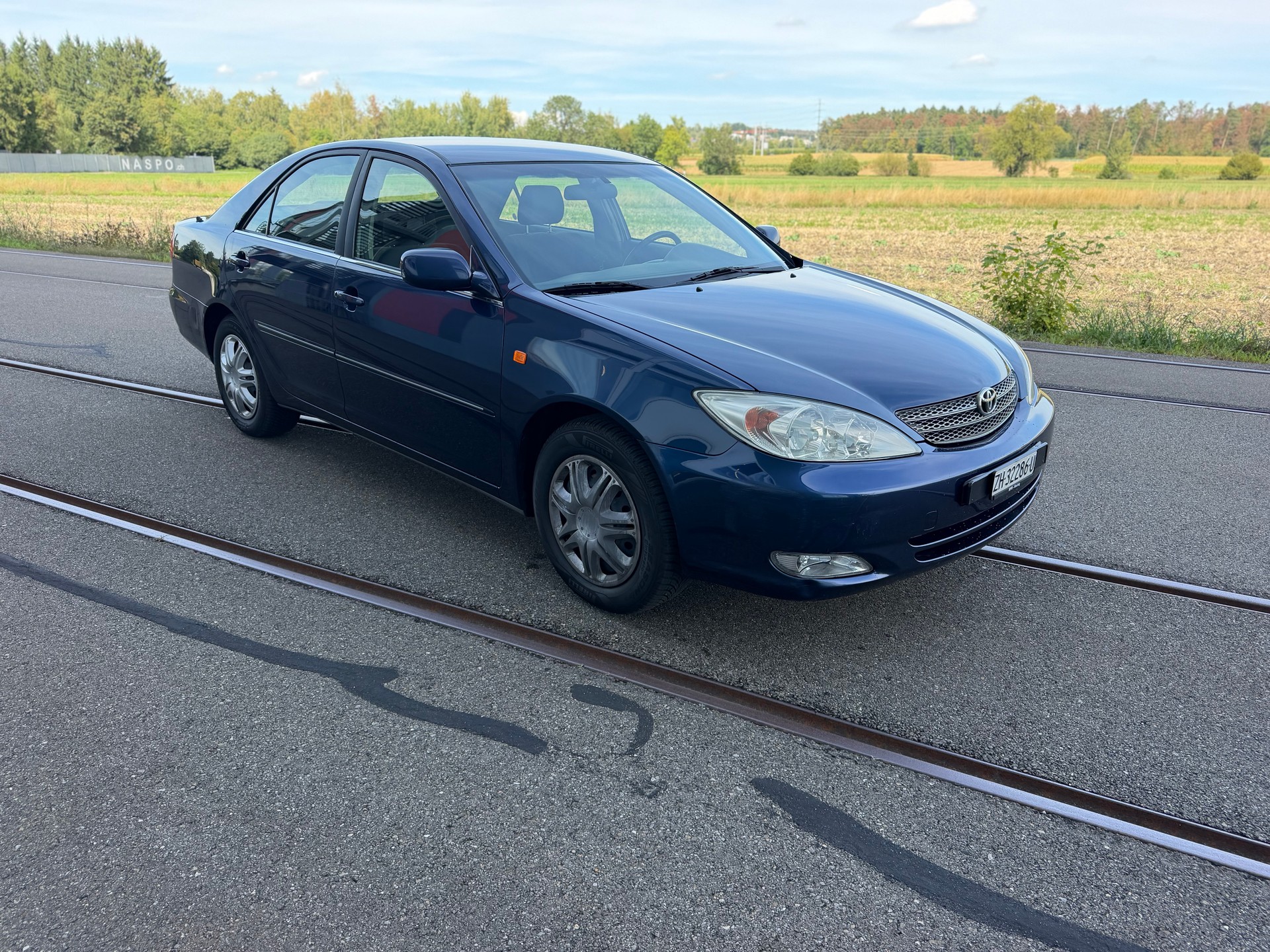 TOYOTA Camry 2.4-showroom-element-2