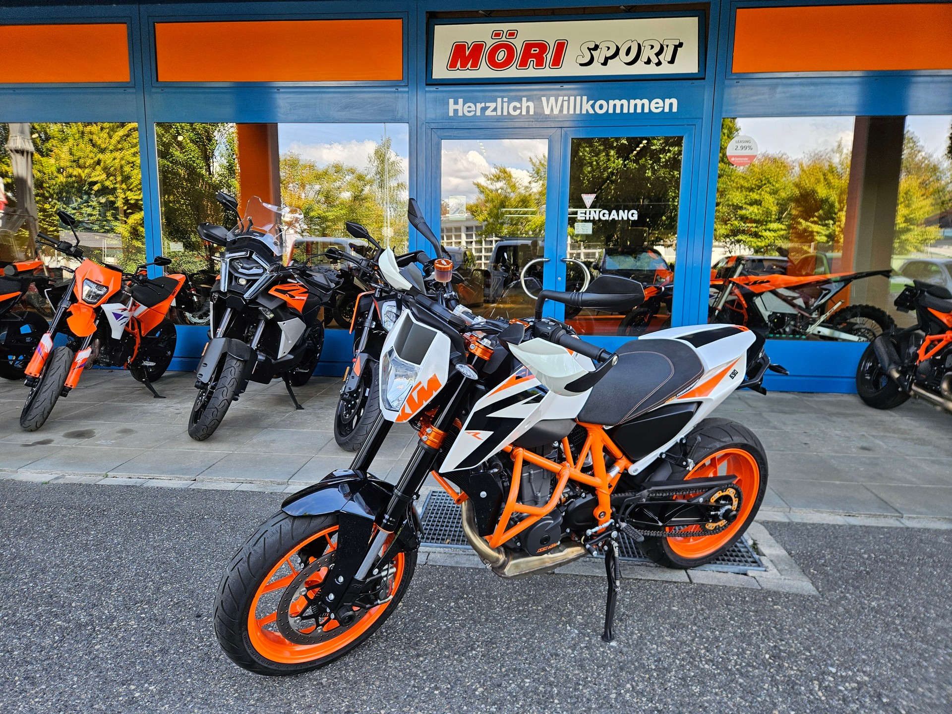 KTM 690 Duke R ABS-image-2