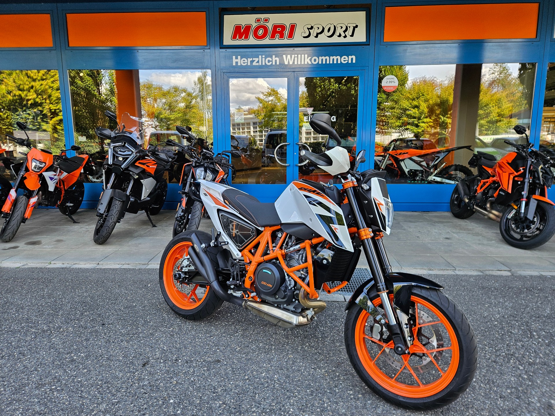 KTM 690 Duke R ABS-image-1