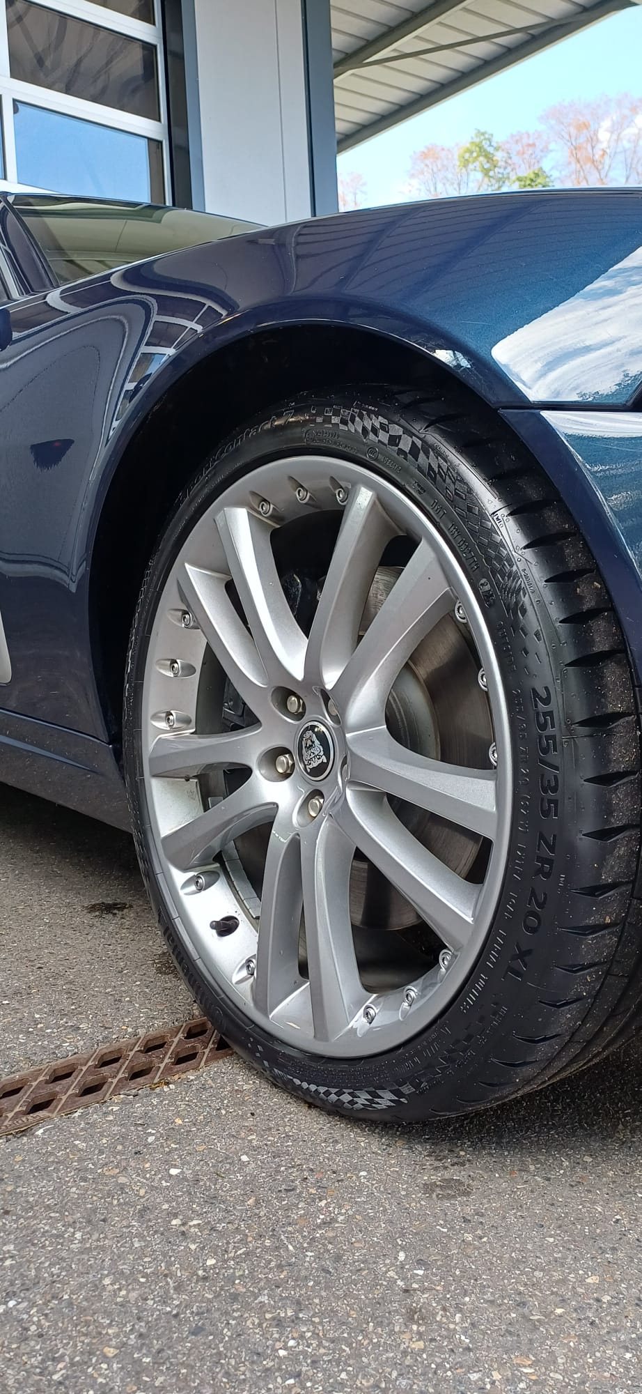 JAGUAR 4.2 V8-image-2