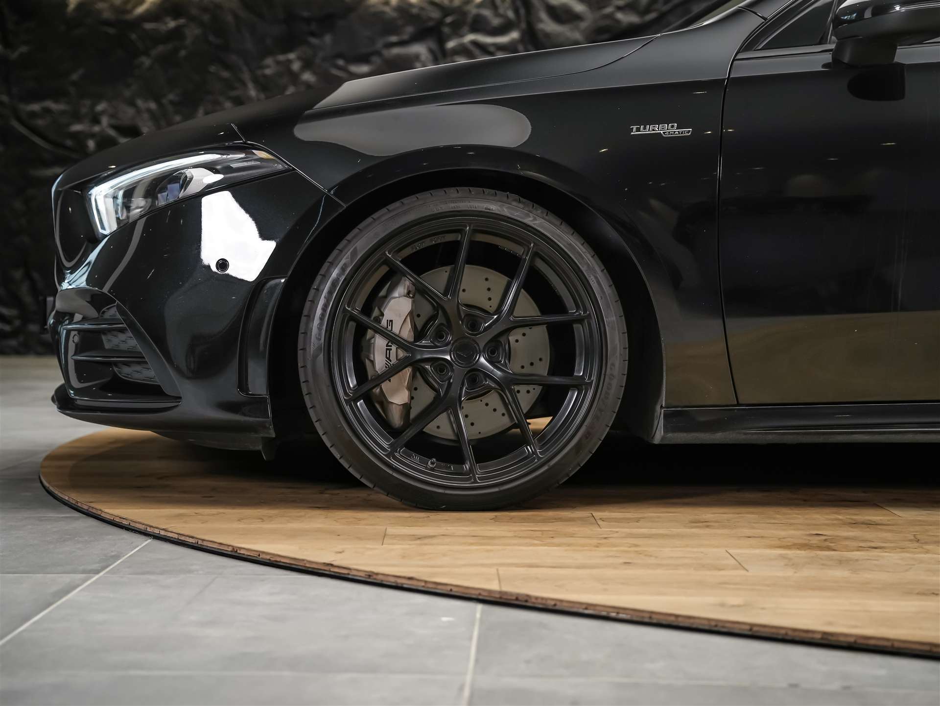 MERCEDES-BENZ A 35 AMG 4Matic Speedshift *CH -Fahrzeug*Panorama*Burmester*El. Sitze mit Memory*-image-17