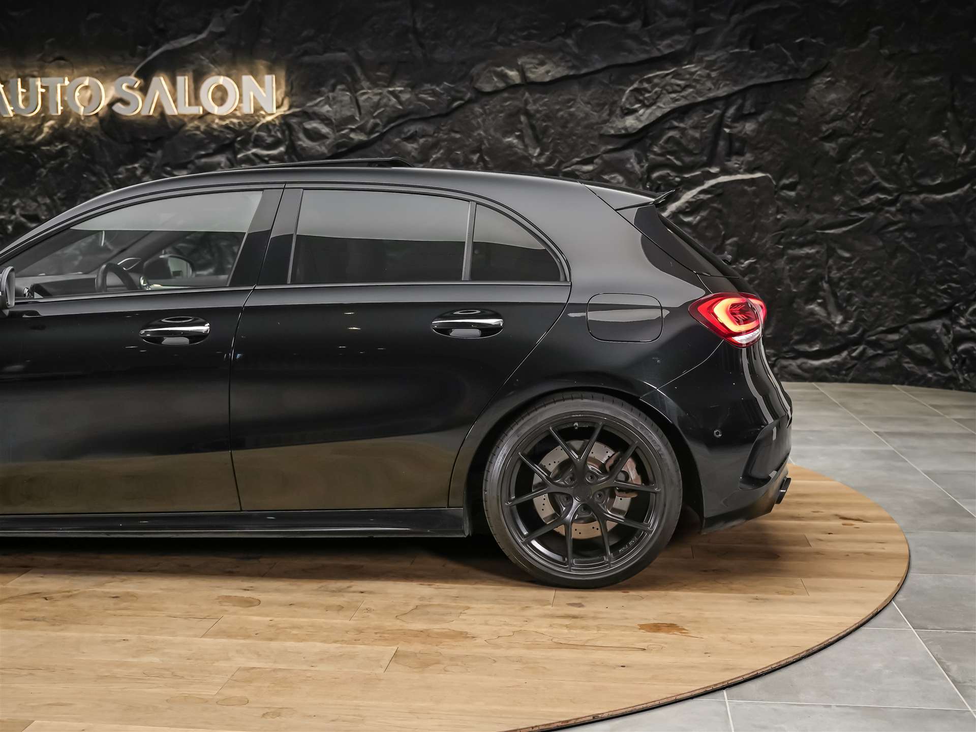 MERCEDES-BENZ A 35 AMG 4Matic Speedshift *CH -Fahrzeug*Panorama*Burmester*El. Sitze mit Memory*-image-18