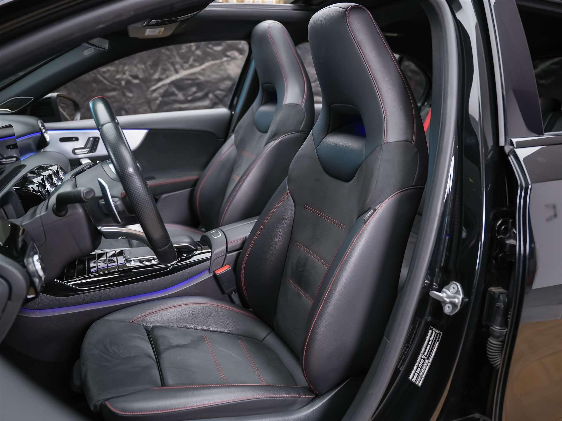MERCEDES-BENZ A 35 AMG 4Matic Speedshift *CH -Fahrzeug*Panorama*Burmester*El. Sitze mit Memory*-image-8