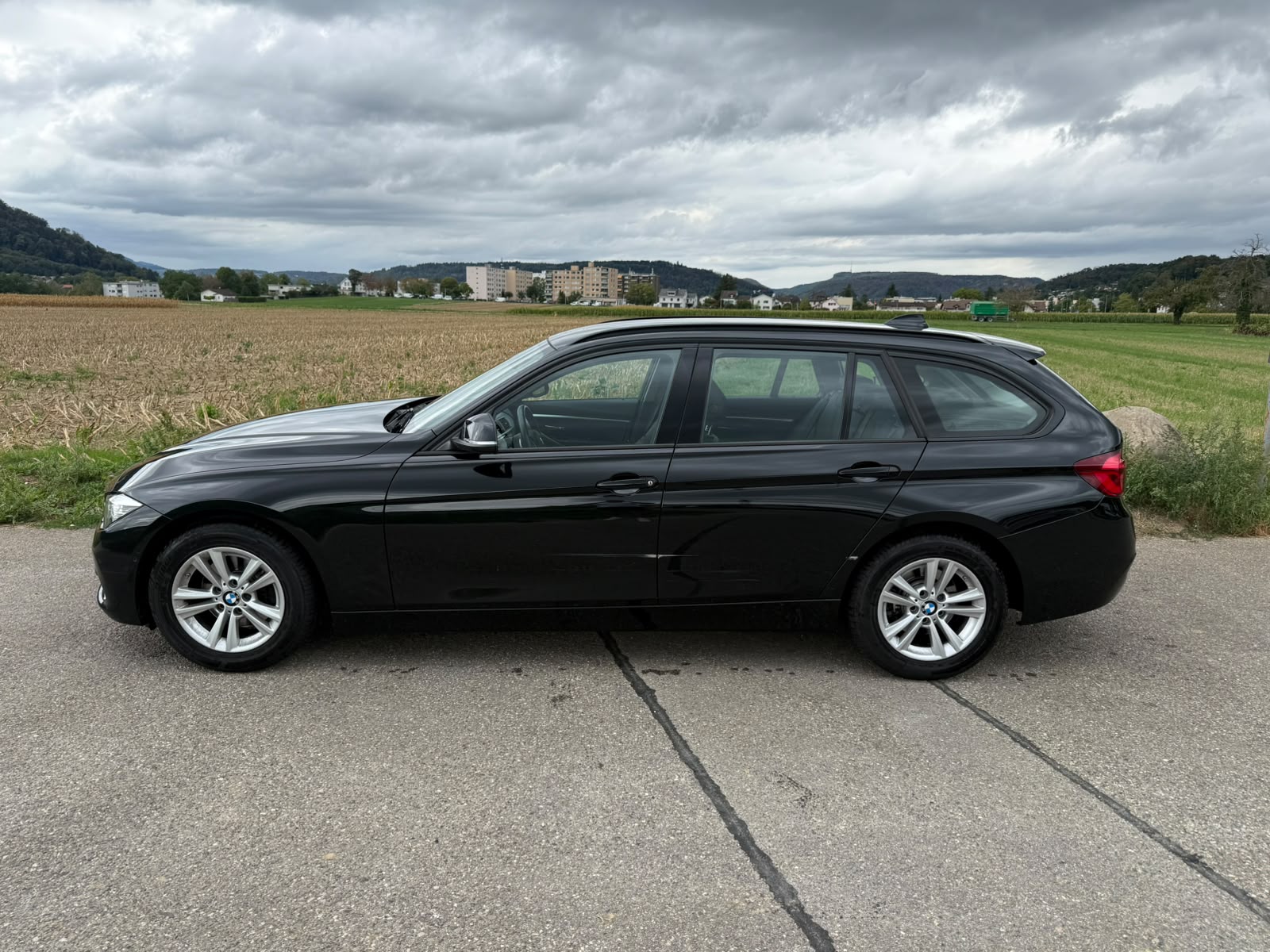 BMW 320d Touring Modern Line Steptronic-image-1