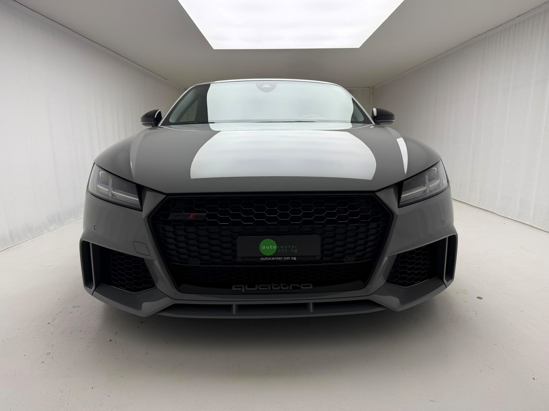 AUDI TT RS Roadster 2.5 TFSI quattro S-tronic-image-8