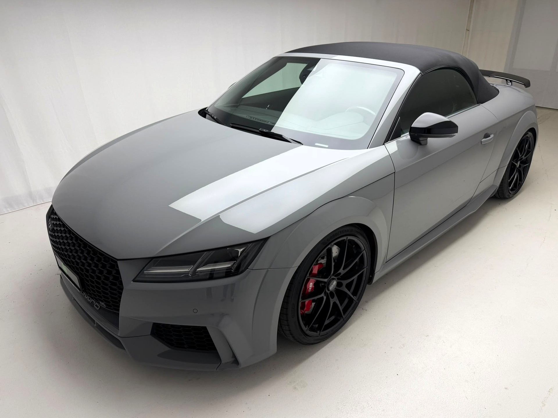 AUDI TT RS Roadster 2.5 TFSI quattro S-tronic-image-4
