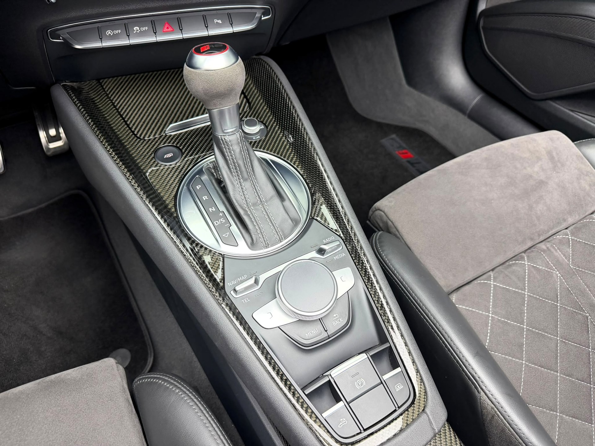 AUDI TT RS Roadster 2.5 TFSI quattro S-tronic-image-16