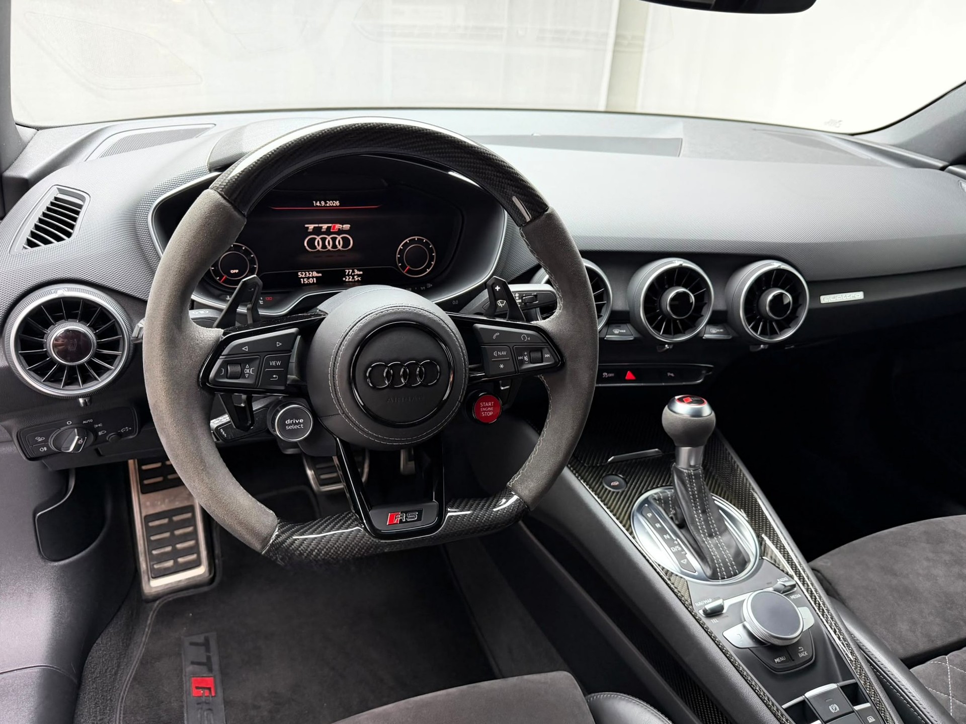 AUDI TT RS Roadster 2.5 TFSI quattro S-tronic-image-15