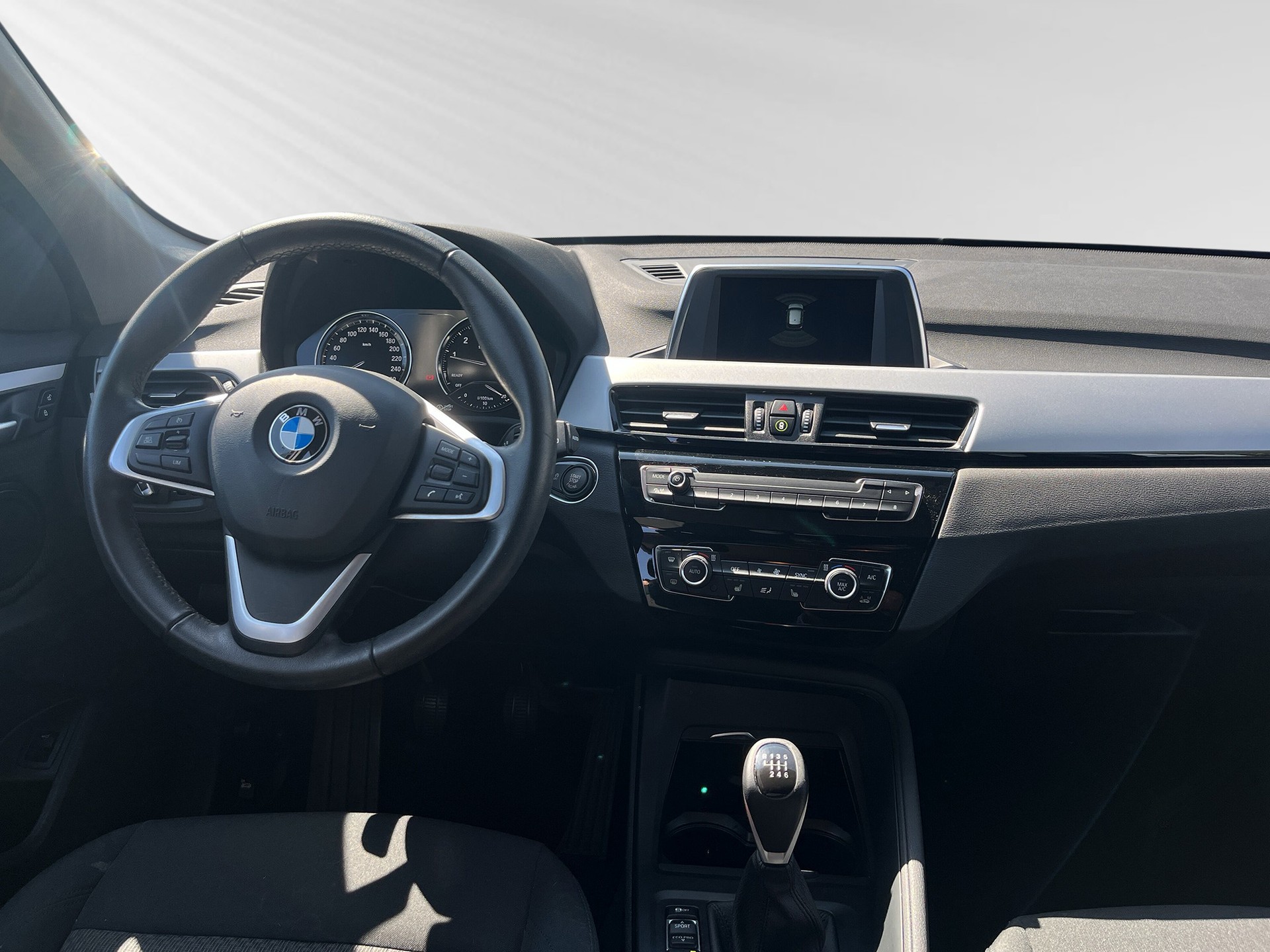 BMW X1 sDrive 18i-image-5