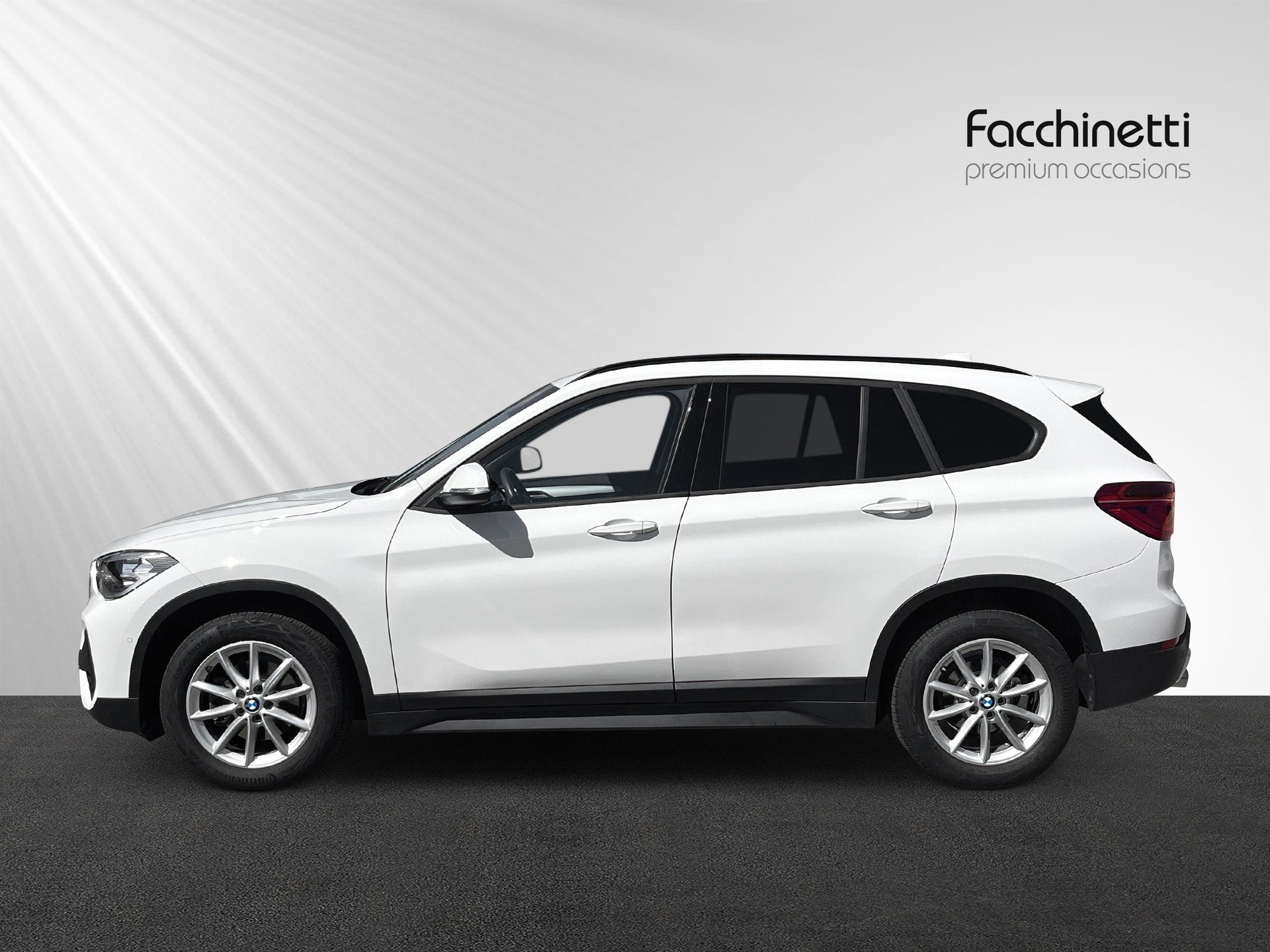 BMW X1 sDrive 18i-showroom-element-1