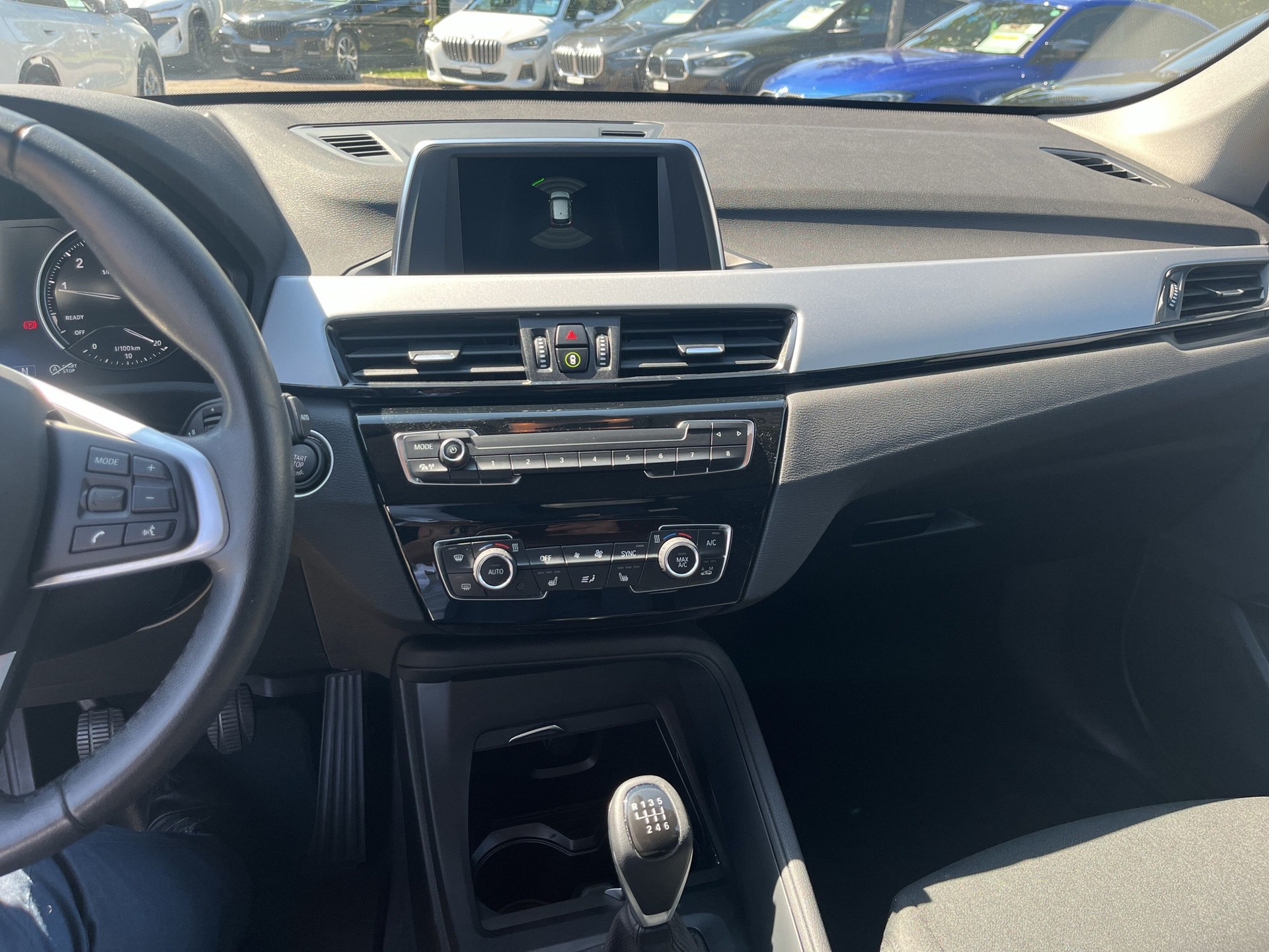 BMW X1 sDrive 18i-image-10