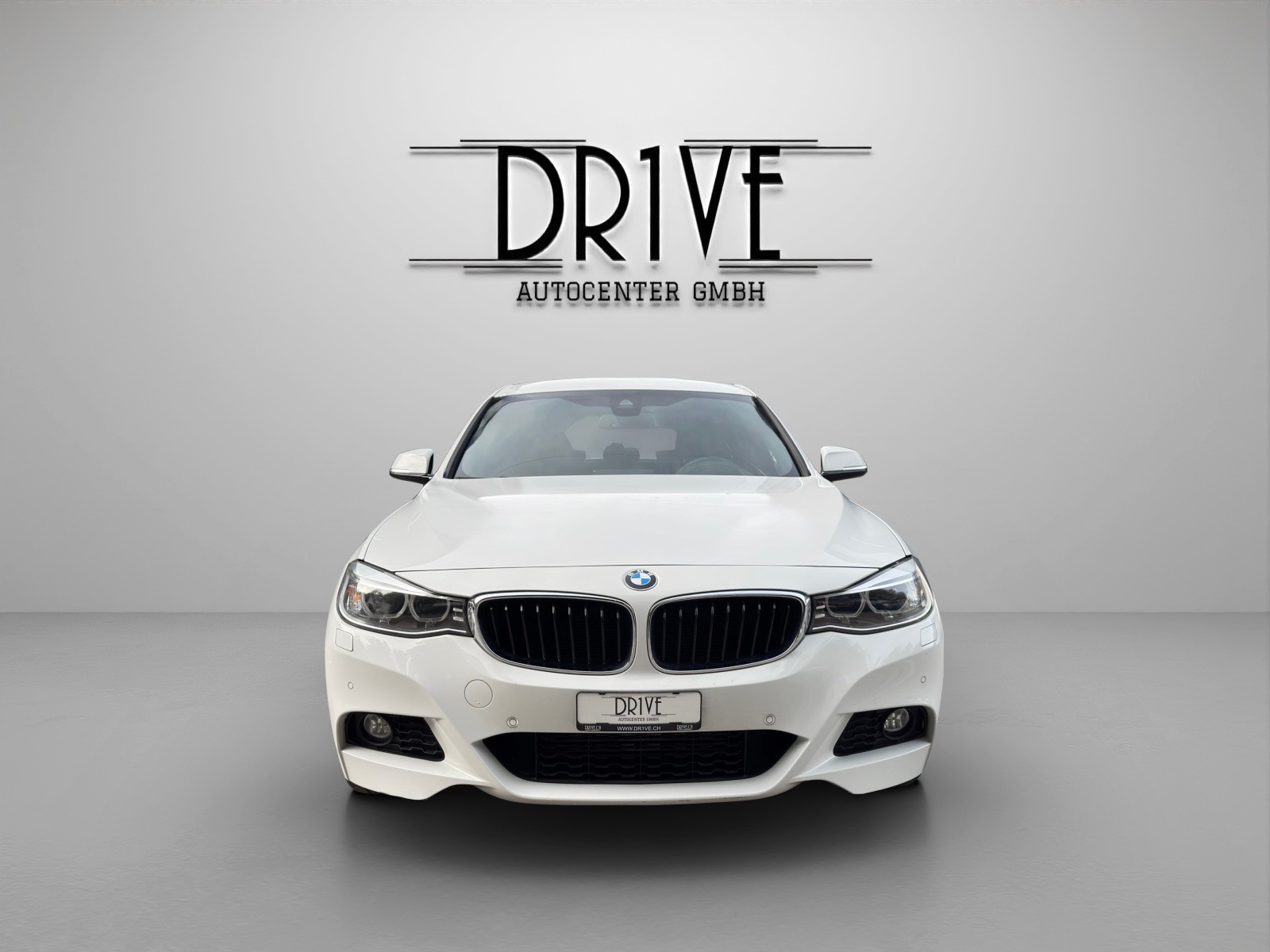 BMW 320d GT Steptronic-showroom-element-1