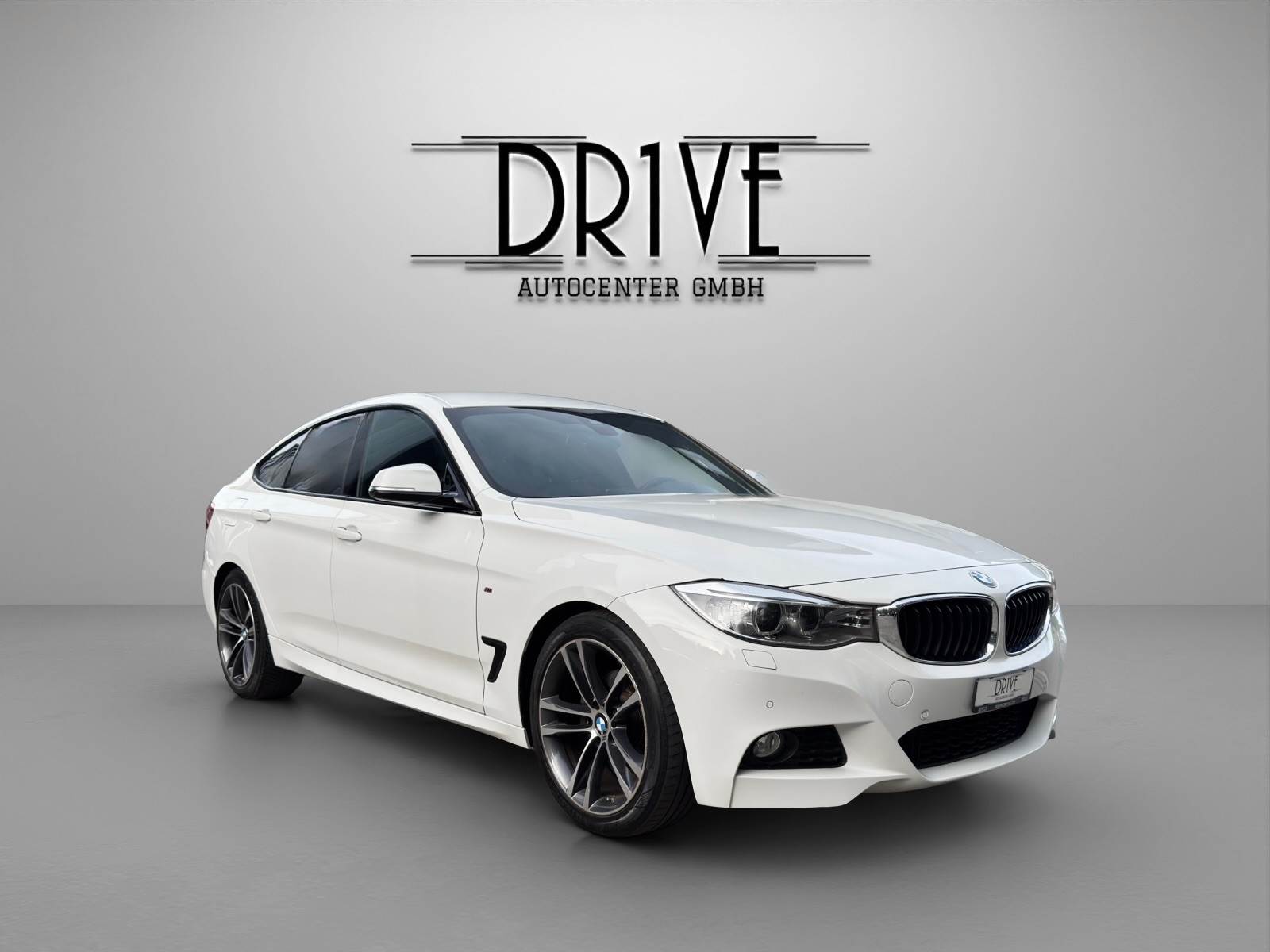 BMW 320d GT Steptronic-showroom-element-2