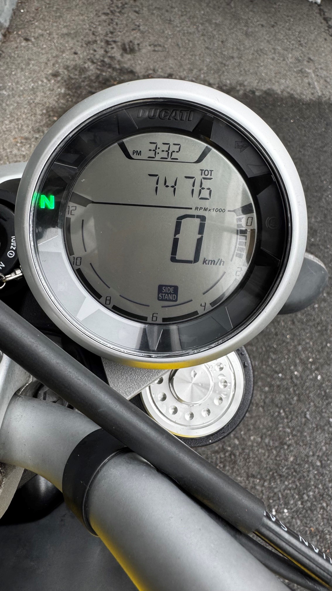 DUCATI SCRAMBLER icon-showroom-element-3