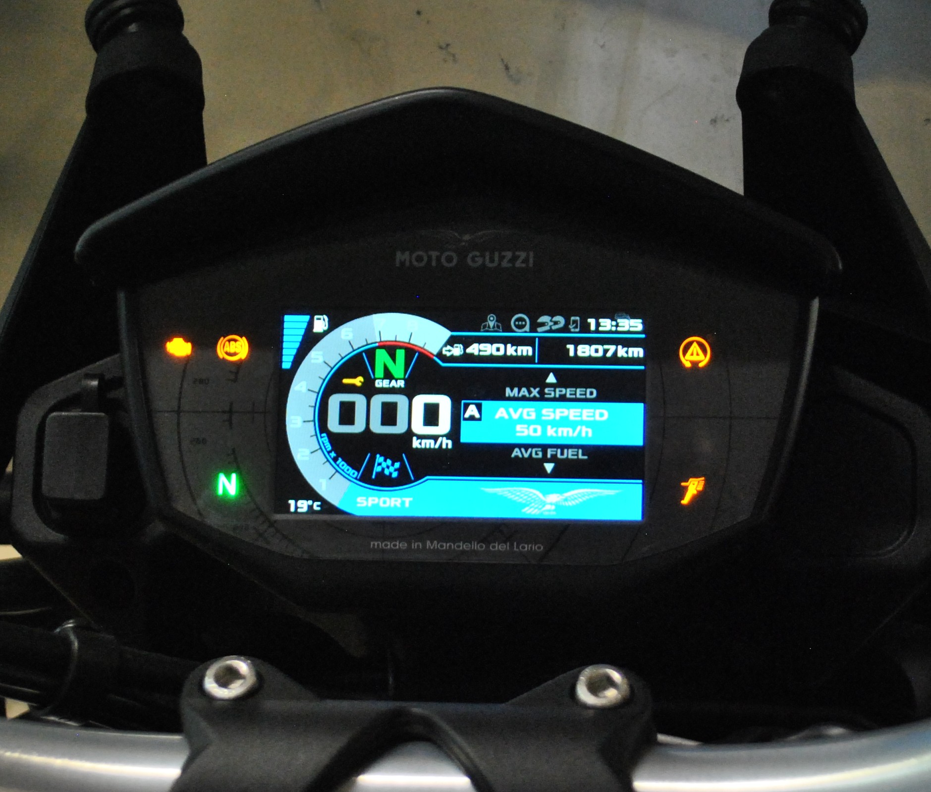 MOTO GUZZI V85 TT-image-5