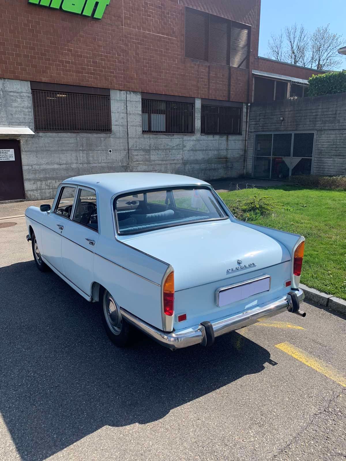 PEUGEOT 404-image-1