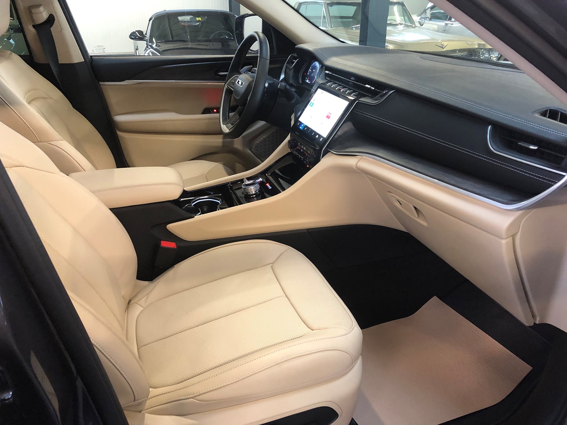JEEP Grand Cherokee 3.6-V6 LIMITED AWD 4x4 Lang-image-10