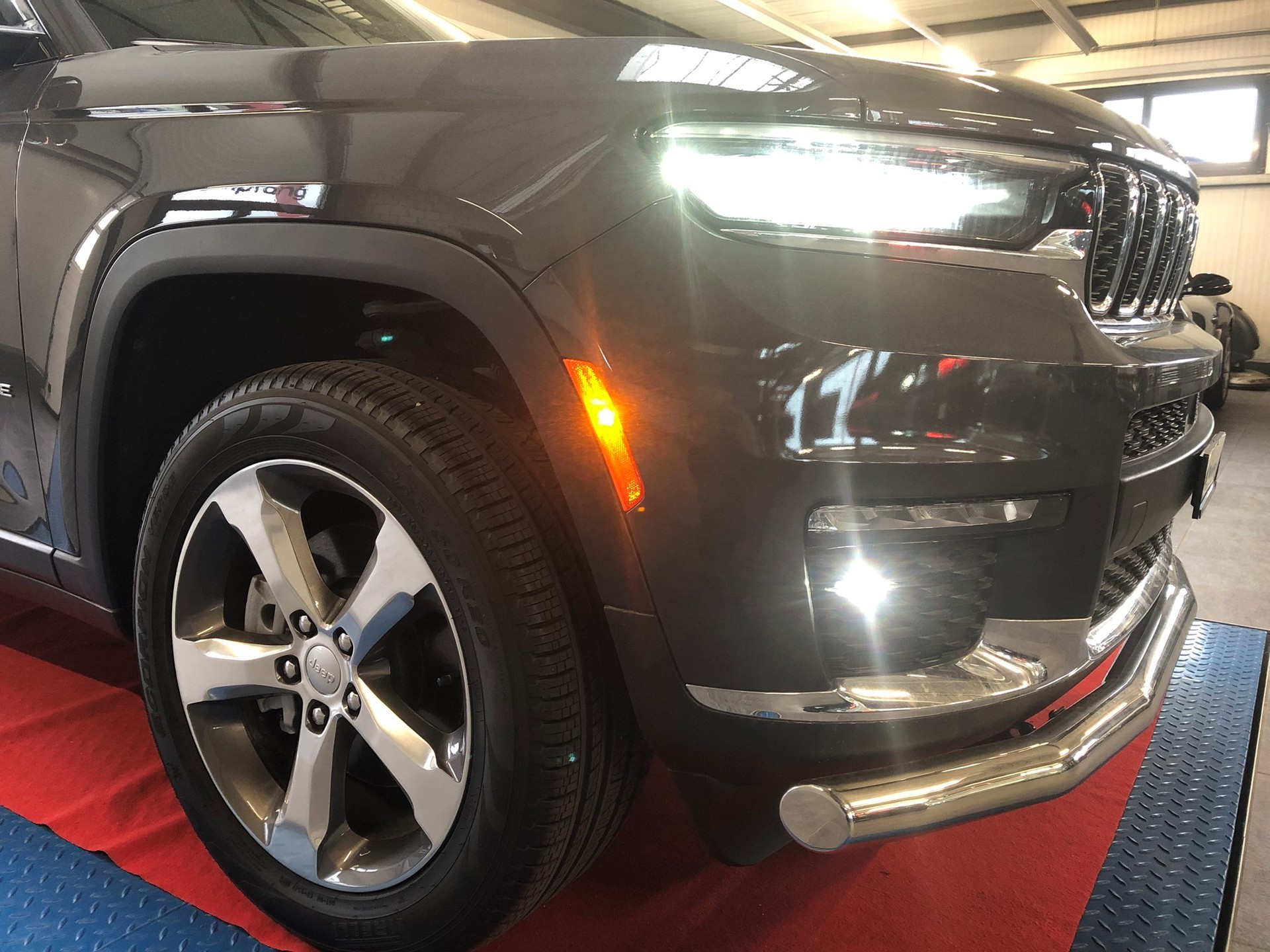 JEEP Grand Cherokee 3.6-V6 LIMITED AWD 4x4 Lang-showroom-element-1
