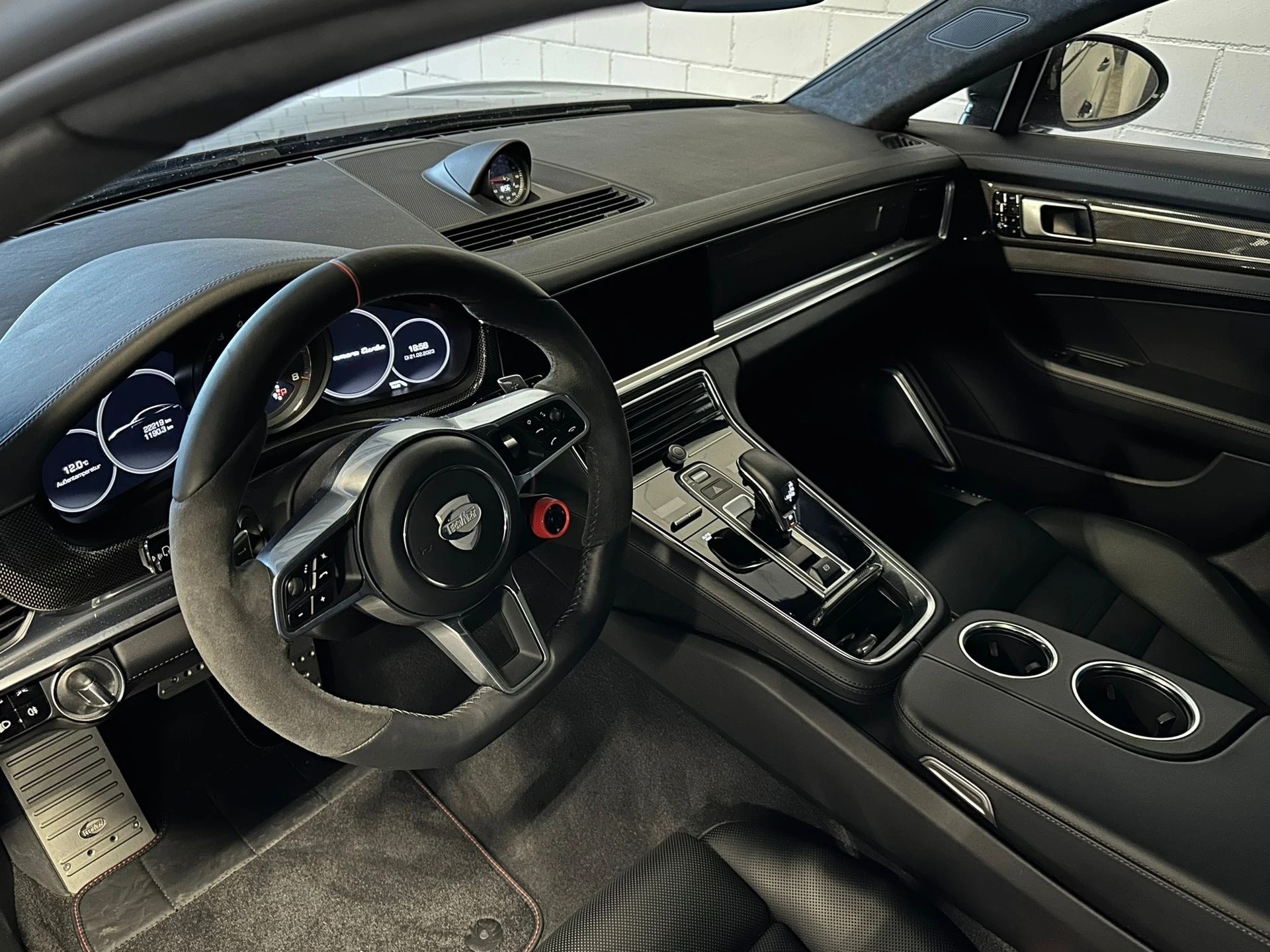 PORSCHE Panamera Turbo PDK Traumausstattung mit TECHART-Umbau 640 PS / 900 NM-image-5