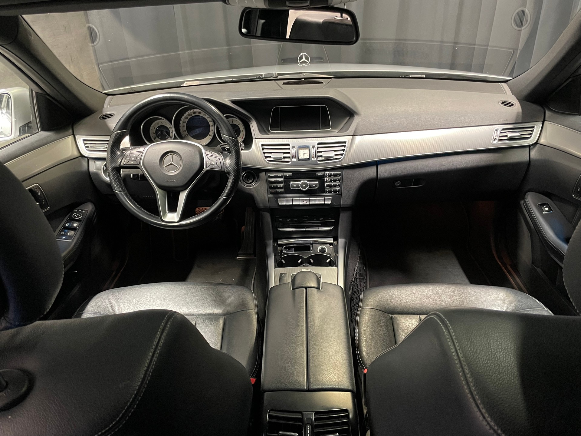 MERCEDES-BENZ E 200 BlueTEC Avantgarde 7G-Tronic (10)-image-8