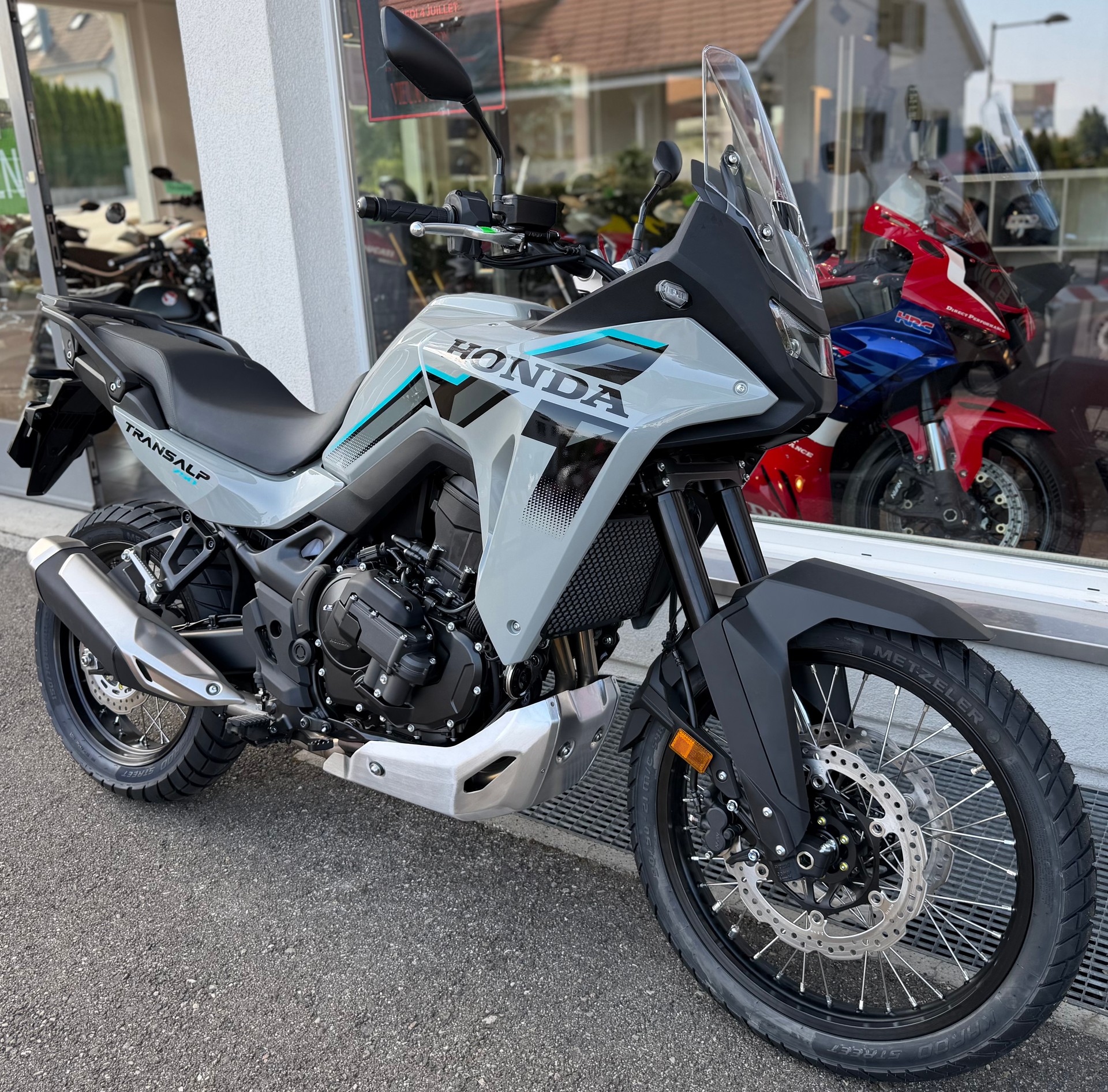 HONDA XL 750 Transalp E-Clutch 2026-image-9