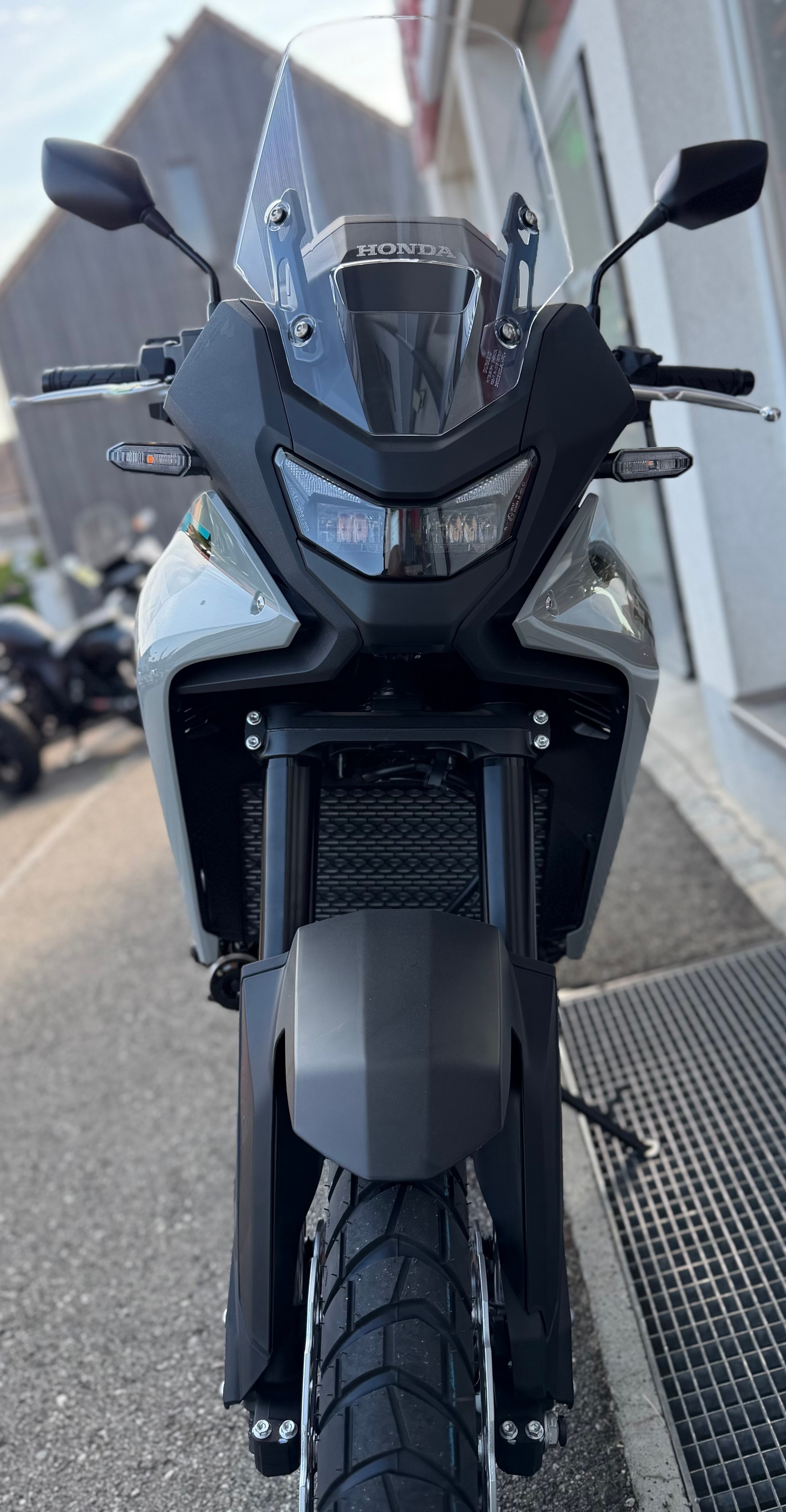 HONDA XL 750 Transalp E-Clutch 2026-showroom-element-1