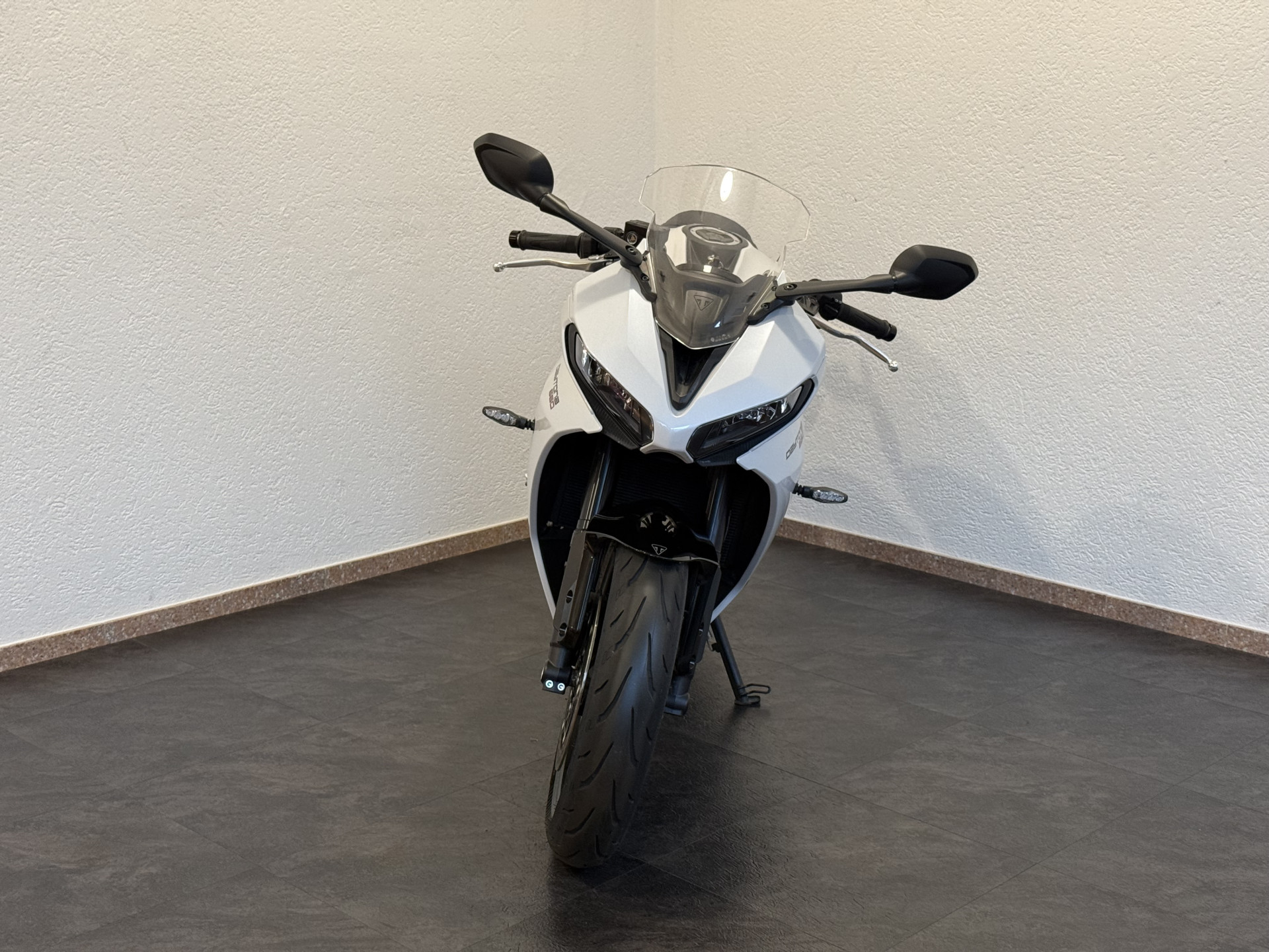 TRIUMPH Daytona 660-image-1