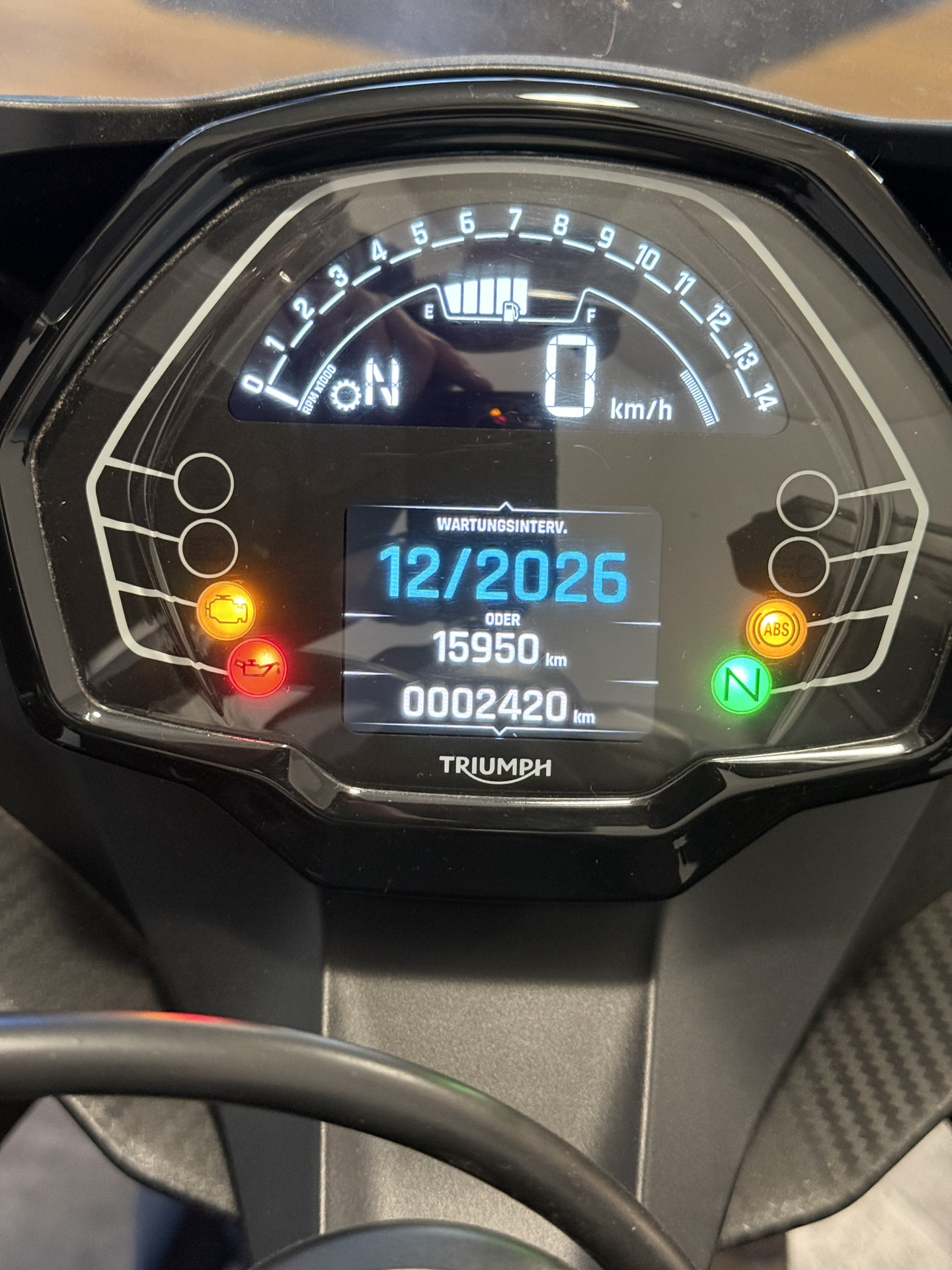 TRIUMPH Daytona 660-image-3