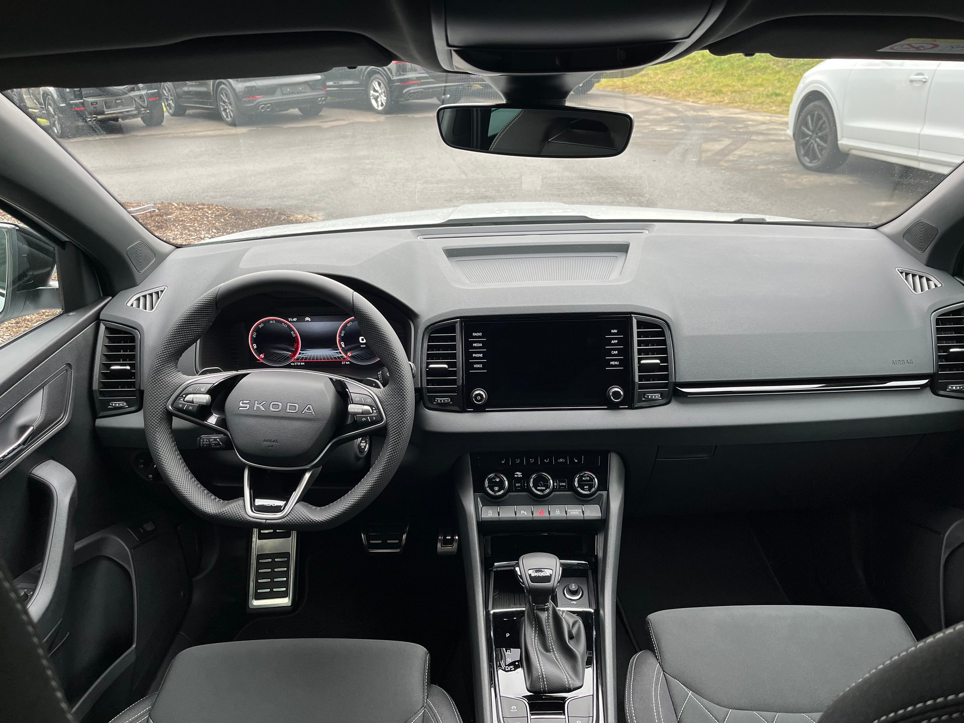 SKODA Karoq 1.5 TSI SportLine DSG-image-8