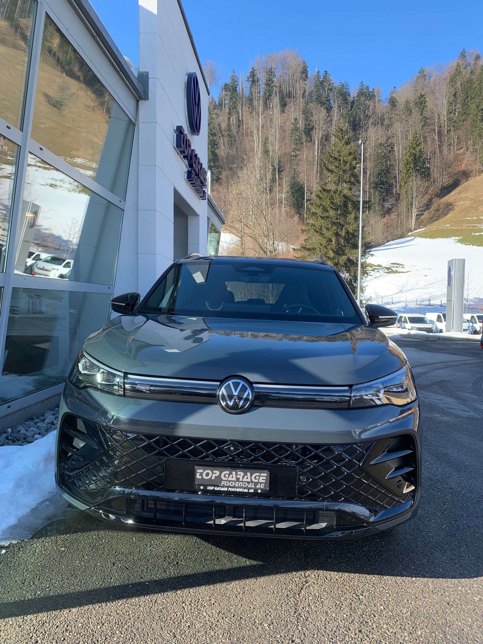 VW Tiguan 2.0 TDI SCR R-Line 4Motion DSG-showroom-element-1