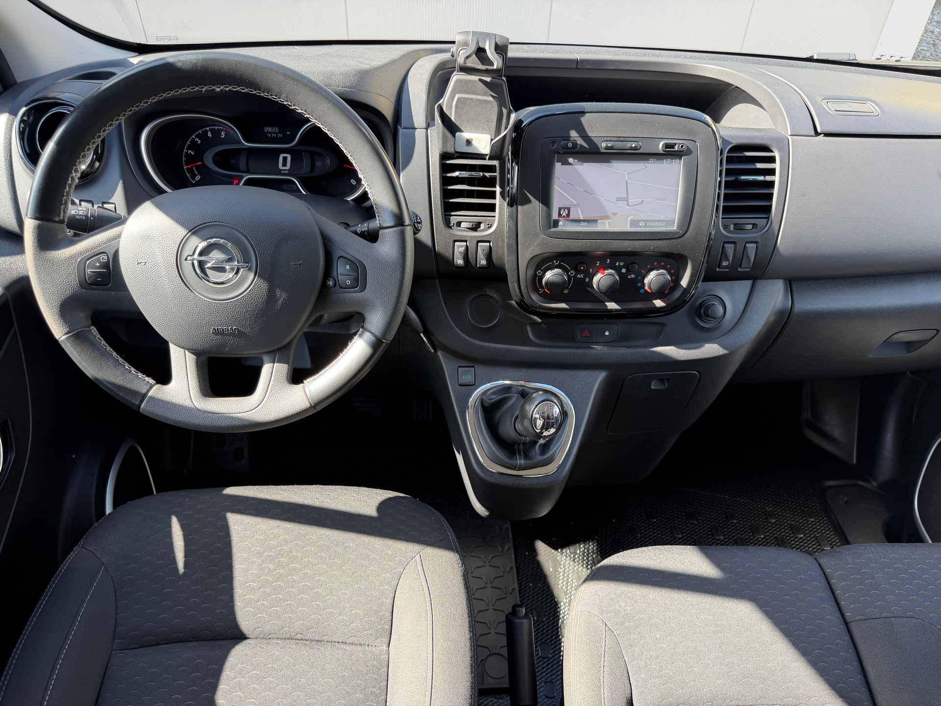 OPEL Vivaro 1.6CDTI Tourer 2.7t L2H1*TOP ZUSTAND*9-PLÄTZER*LANGER RADSTAND L2*AHK*-image-9