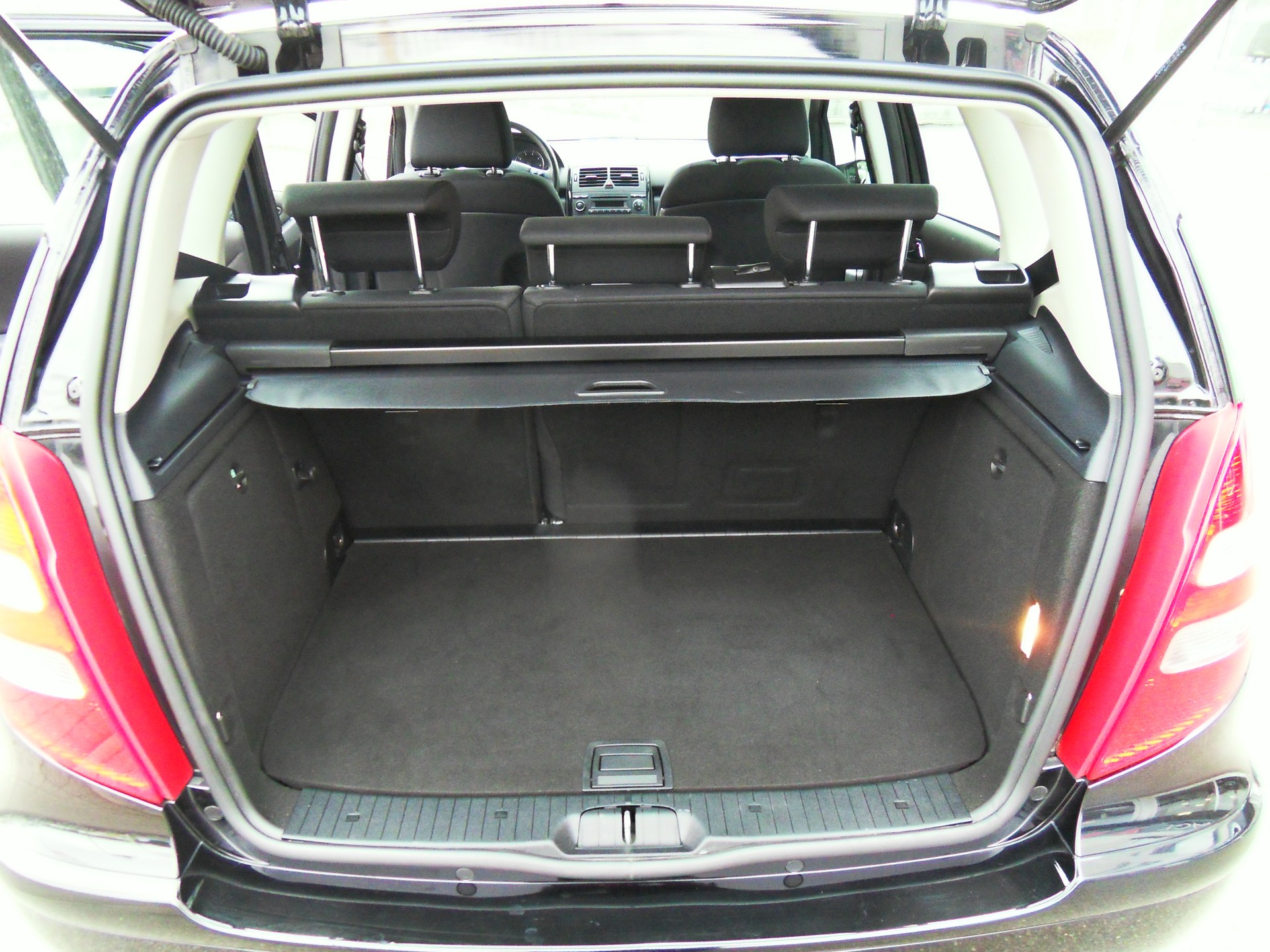 MERCEDES-BENZ A 150 Elégance Edition A-image-13