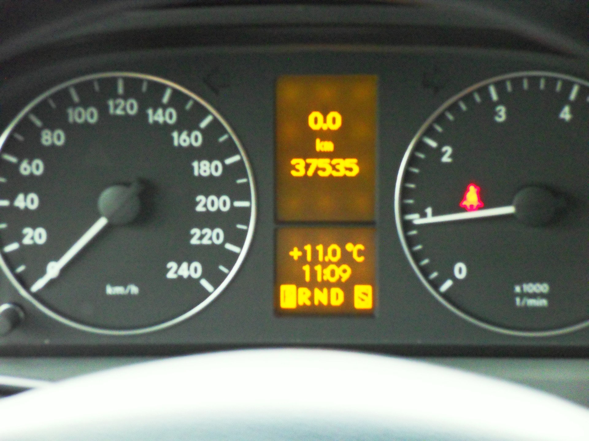 MERCEDES-BENZ A 150 Elégance Edition A-image-16