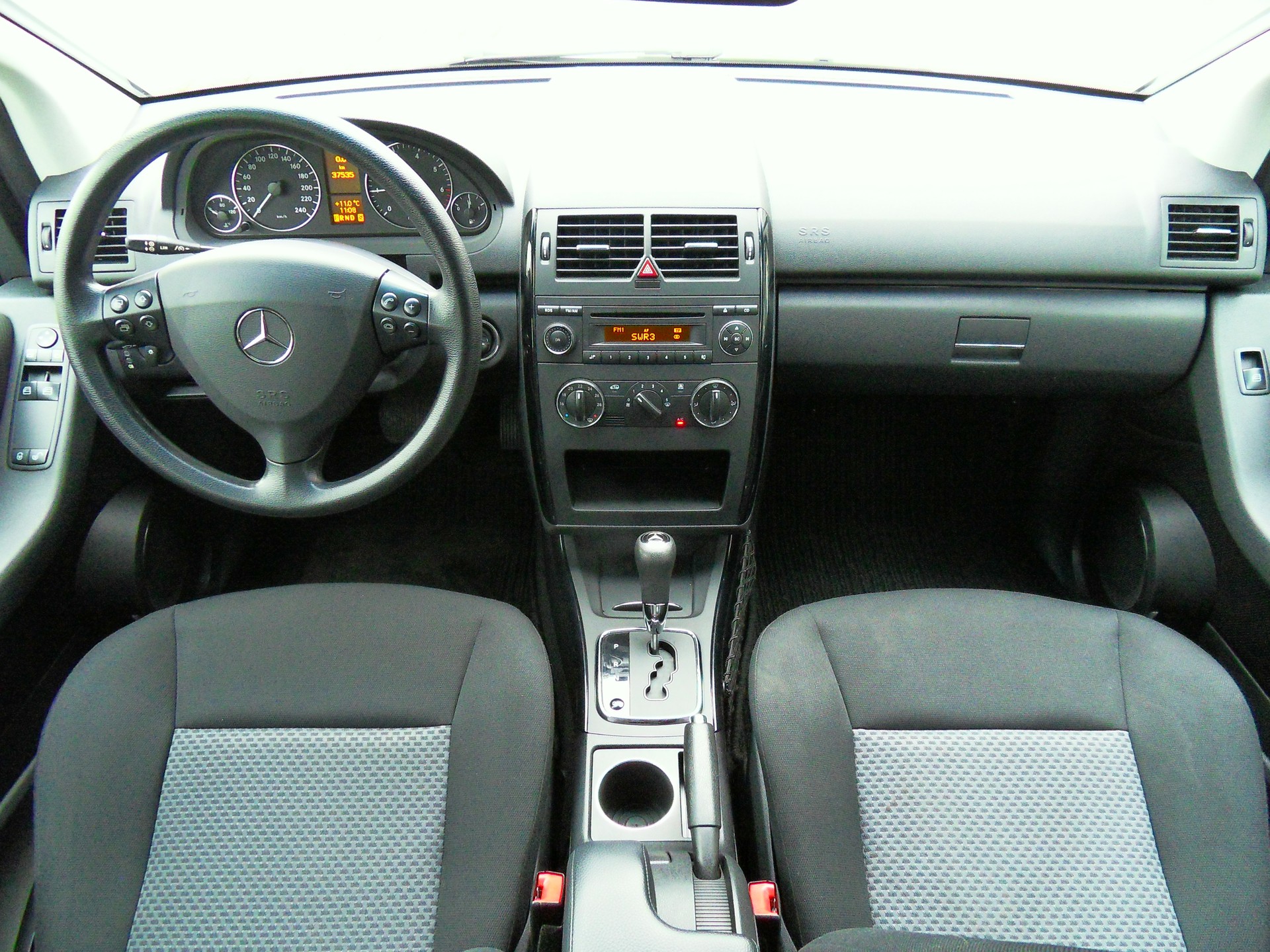 MERCEDES-BENZ A 150 Elégance Edition A-image-14