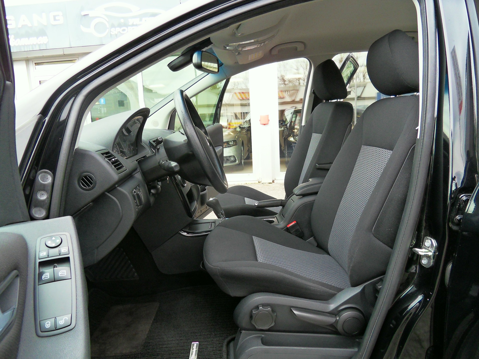 MERCEDES-BENZ A 150 Elégance Edition A-image-9