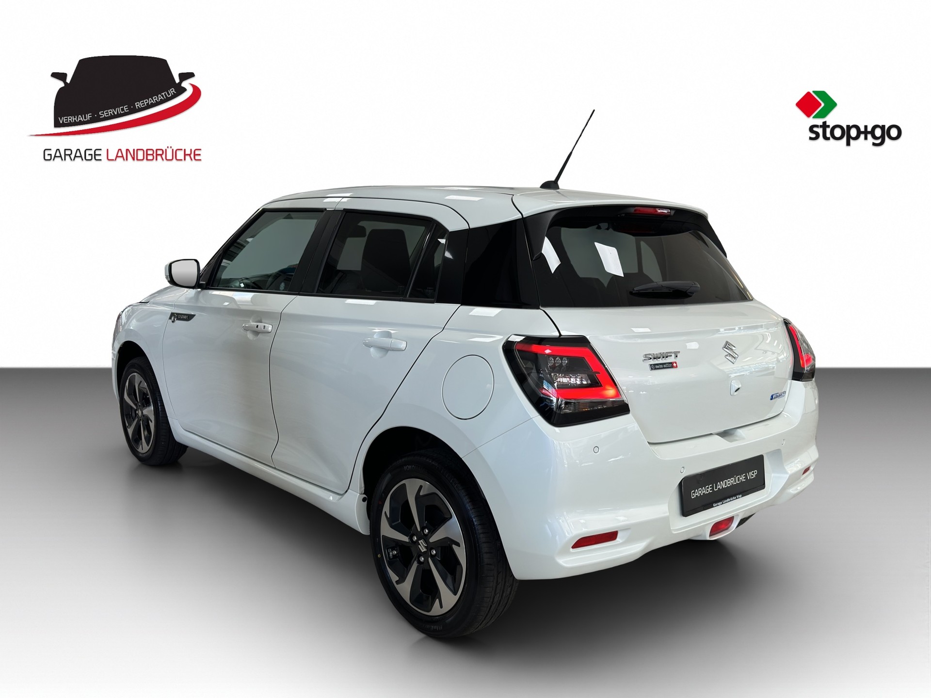 SUZUKI Swift 1.2 Sakura Top Hybrid 4x4-image-14